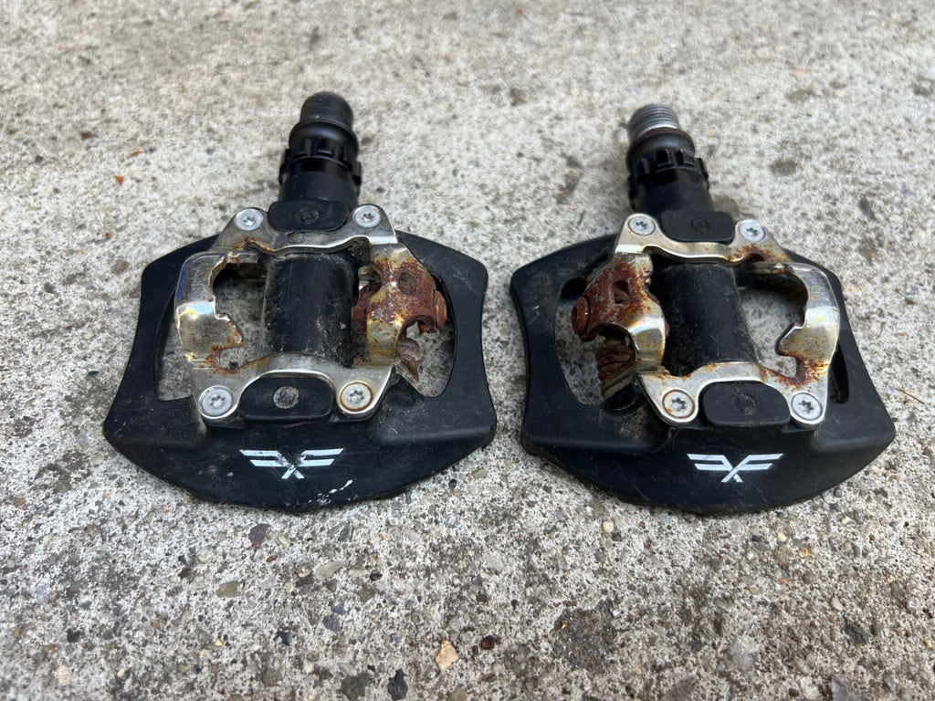 Forte Dual Sided Platform Clipless SPD Pedals Black Gravel MTB Road Bike  - Image 3