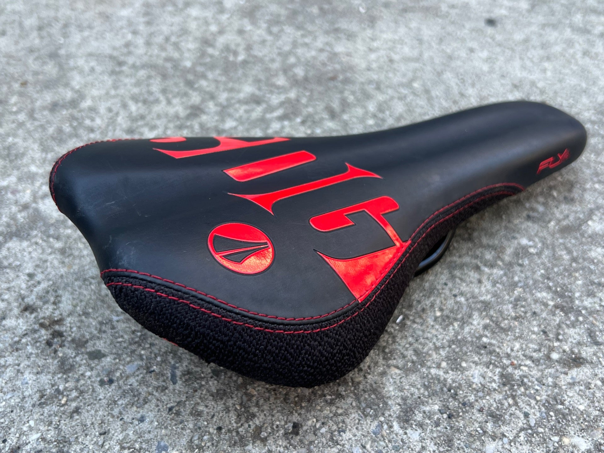 SDG Fly JR Black Red 125mm Kids Saddle MTB Mountain Bike Racing Kid’s - Image 3