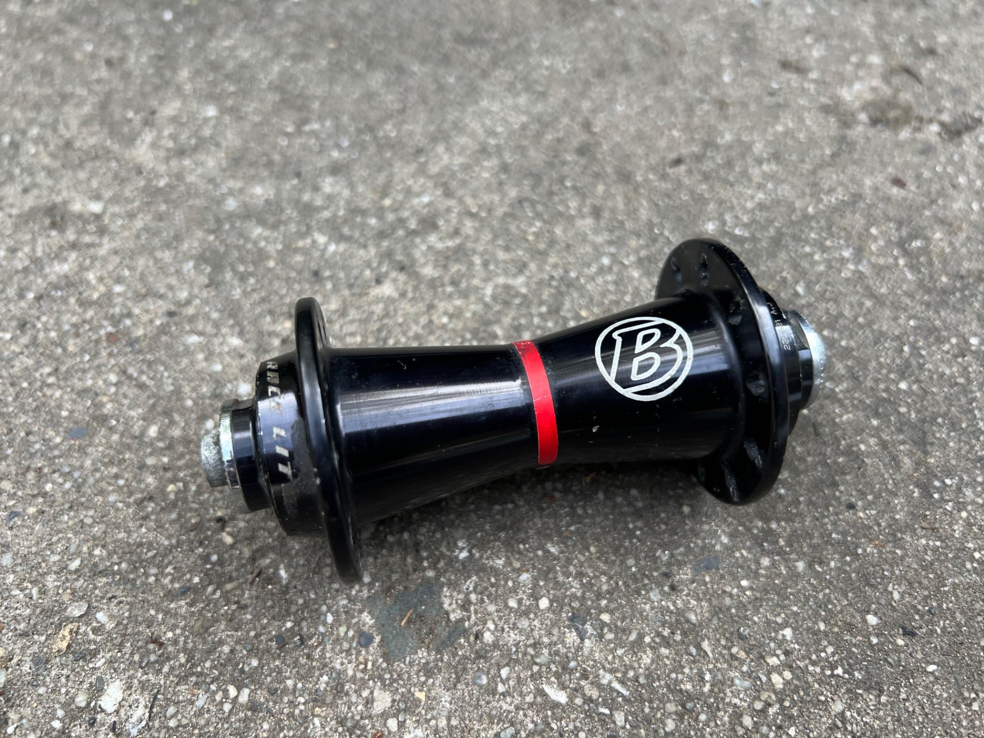 Bontrager Race Lite Front Hub 20H 100mm Spacing Black Red Road Bike Retro CX Red - Image 3