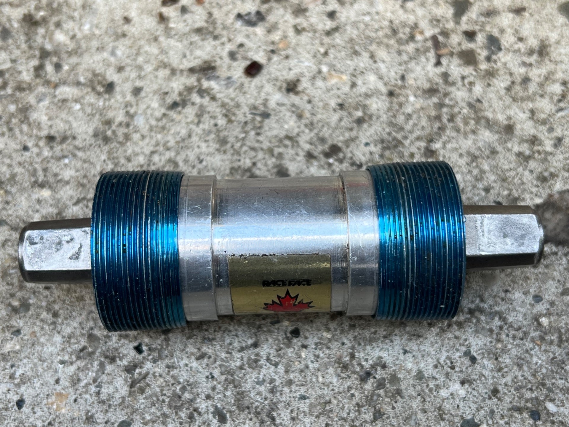 Raceface Titanium Taperlock Bottom Bracket 110mm English Thread 68/73mm Vintage  - Image 3
