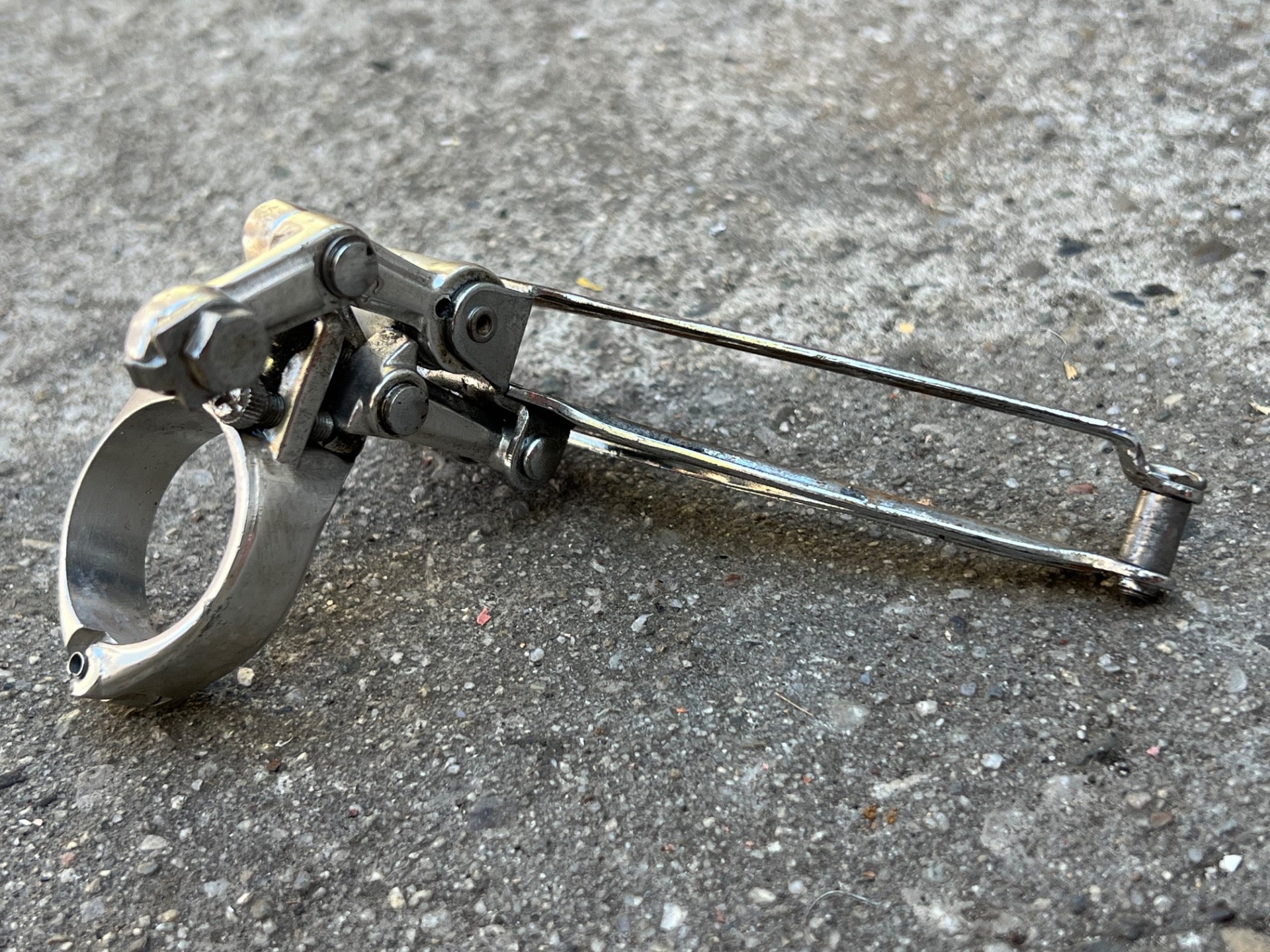 Suntour Cyclone 1st gen 28.6mm Bottom Pull Front Derailleur Vintage Road Double - Image 3