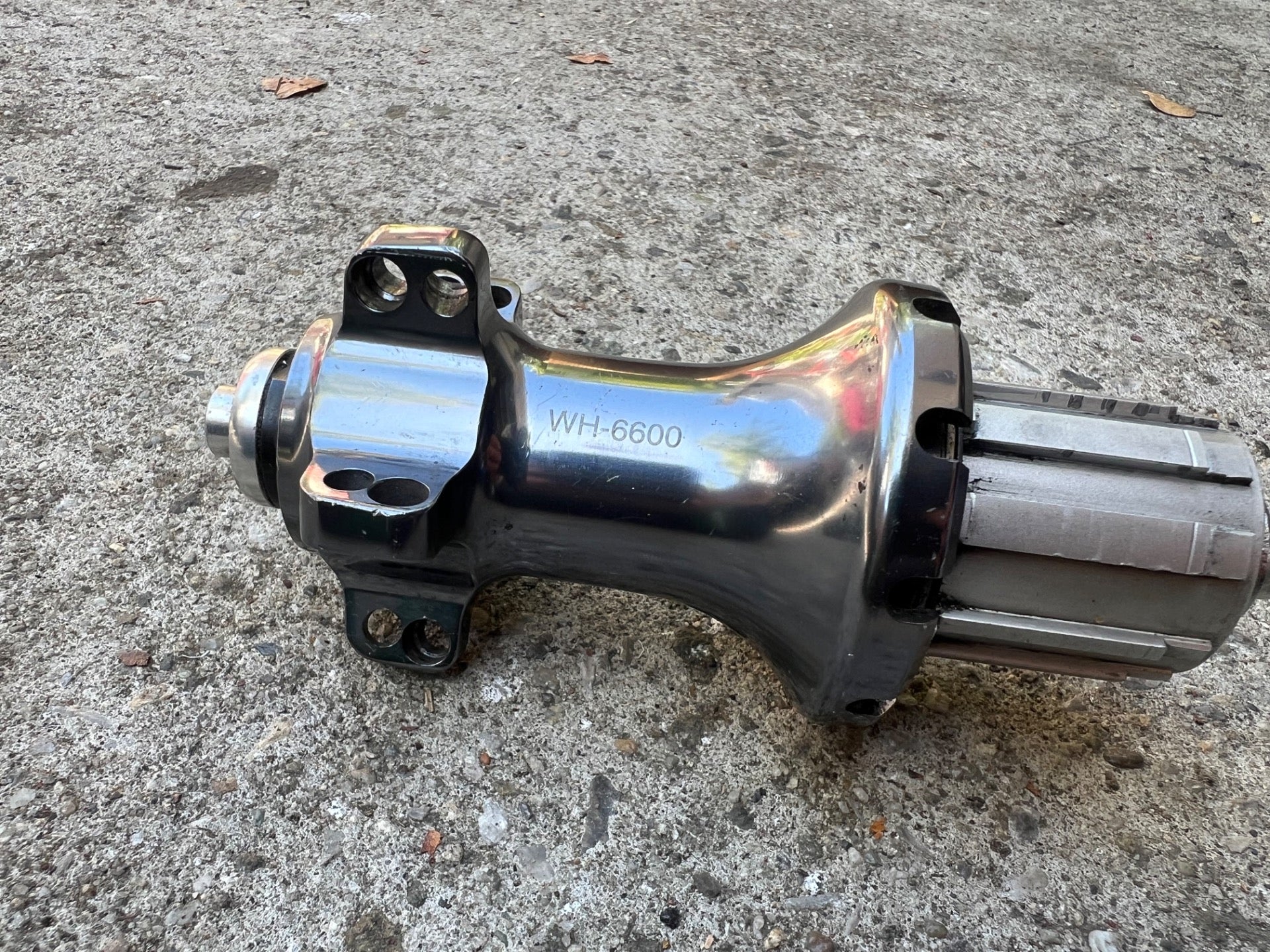 Shimano Ultegra WH-6600 8-10 Speed Hyperglide 130mm Rear Hub Road Bike Silver  - Image 3