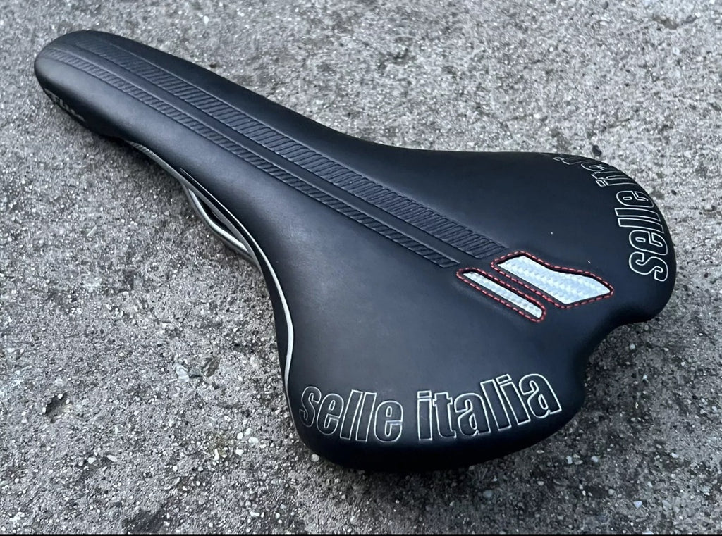 MINT Selle Italia Flite Titanium Saddle idmatch L1 Black 145x277mm Gravel Road  - Image 3