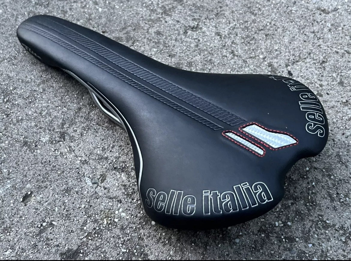 MINT Selle Italia Flite Titanium Saddle idmatch L1 Black 145x277mm Gravel Road  - Image 3
