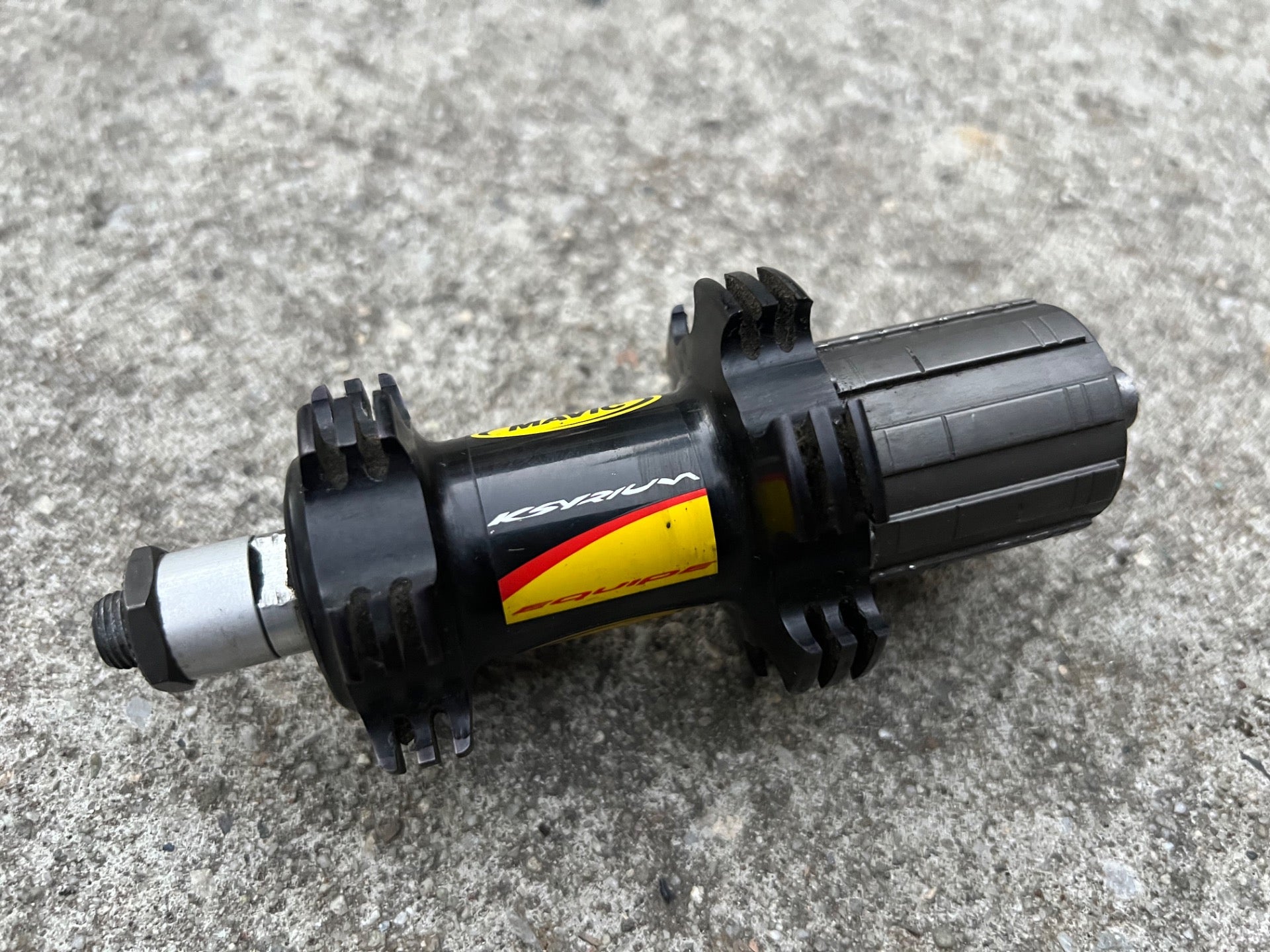 Mavic Ksyrium Equipe 130mm 24H Hole Rear Hub 8-9-10-11 Speed Road Bike Black  - Image 3
