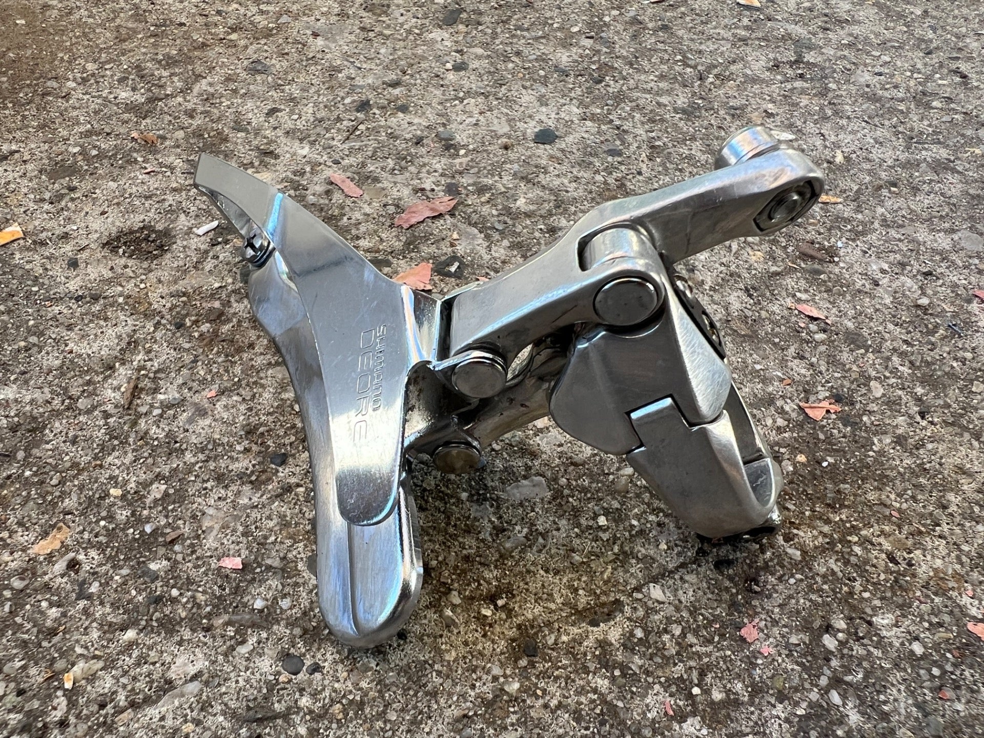Shimano Deore FD-MT60 Front Derailleur 28.6mm Bottom Pull Triple Vintage - Image 3