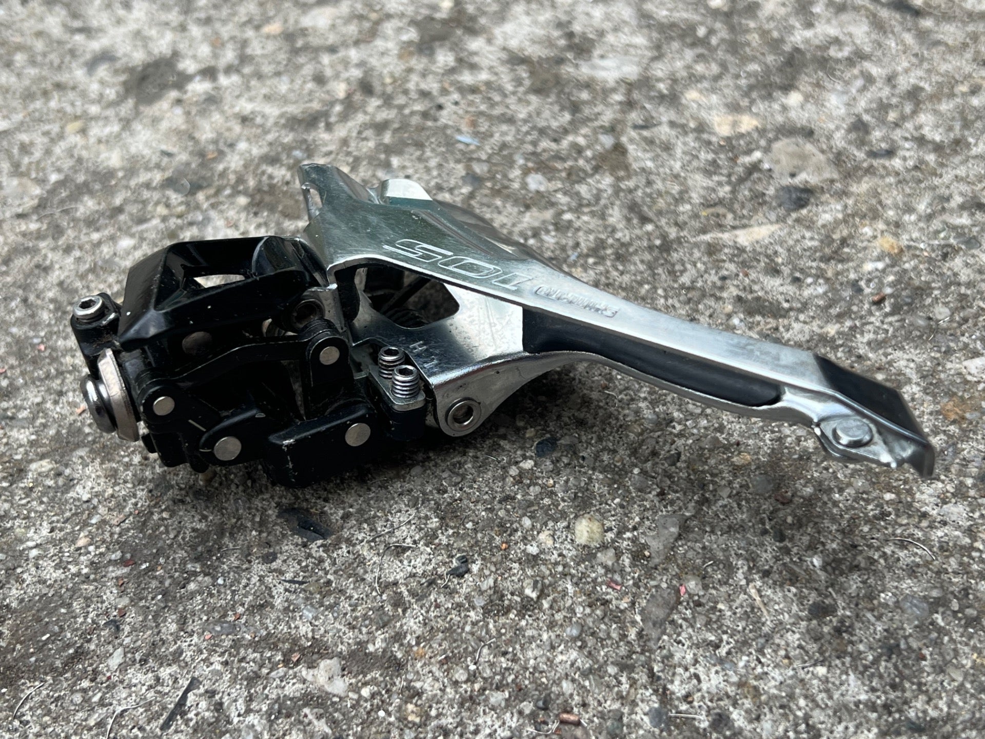 Shimano 105 FD-5801 Front Derailleur Bottom Pull Double Road 2x11 Speed Black  - Image 3