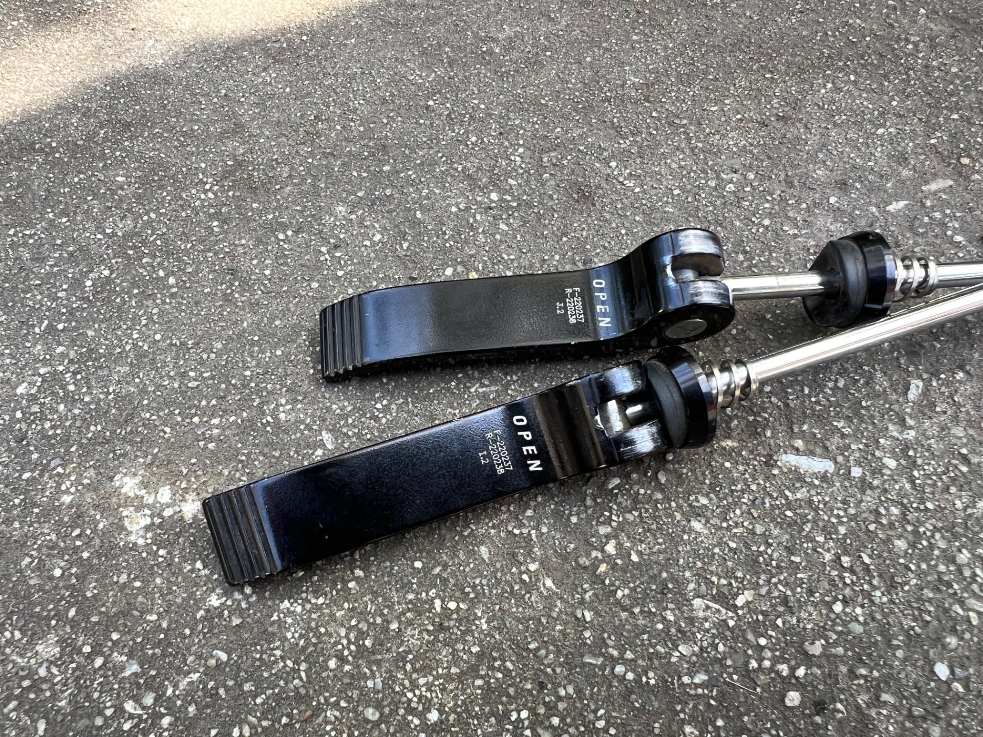 Bontrager 100/135mm Black Aluminum Quick Release Skewers Pair Vintage MTB Steel - Image 3