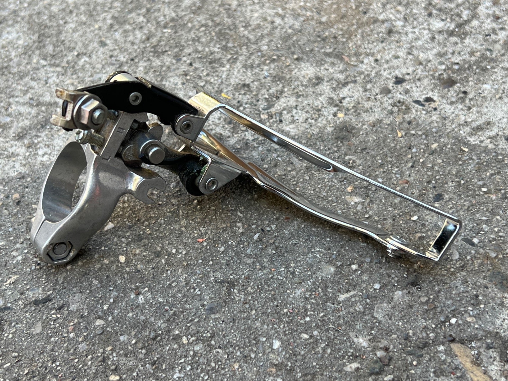 NICE Suntour XCM Front Derailleur 28.6mm Bottom Pull Vintage MTB Black Triple  - Image 3
