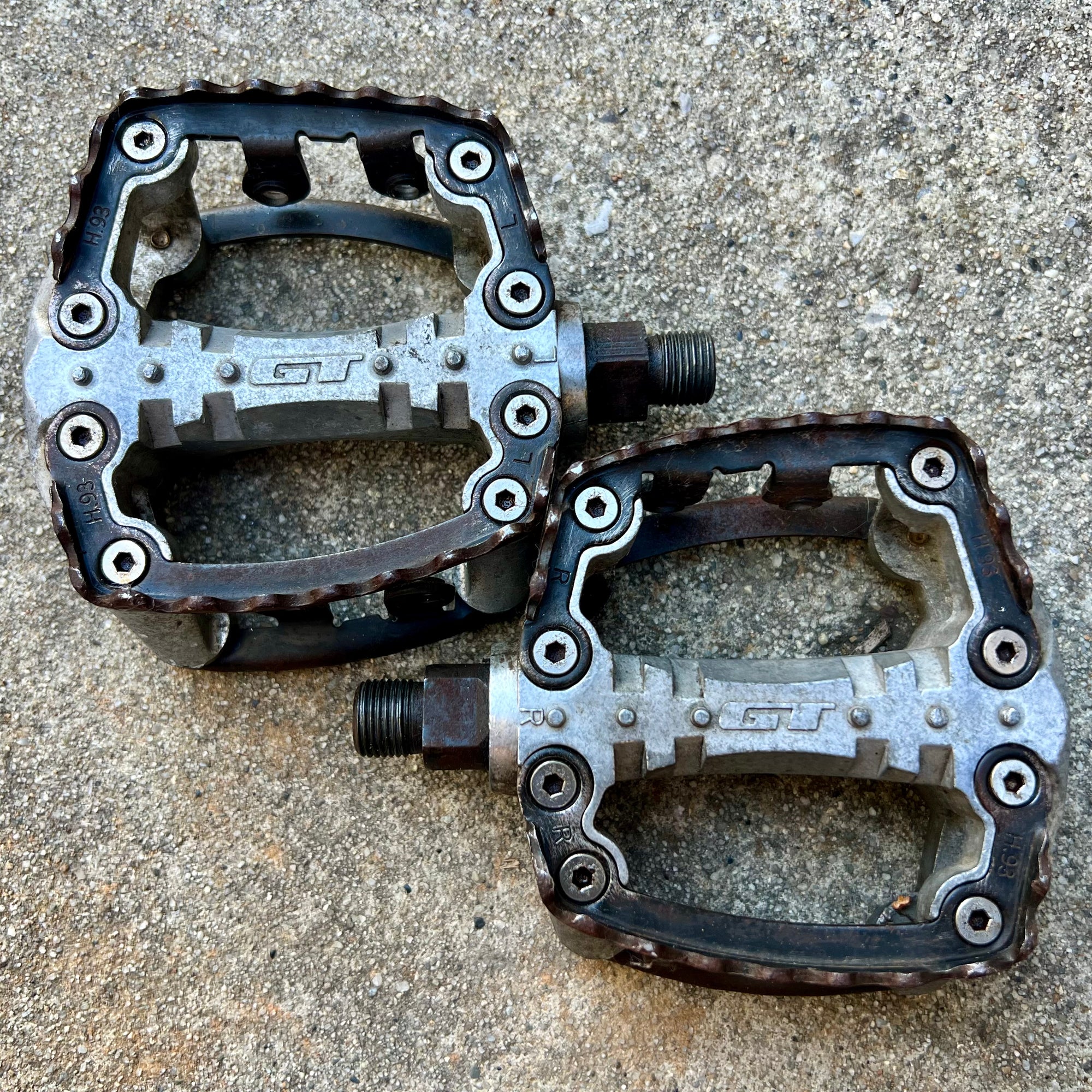 GT Pro Elite BMX Pedals 9/16” Vintage Silver Gray OG Platform