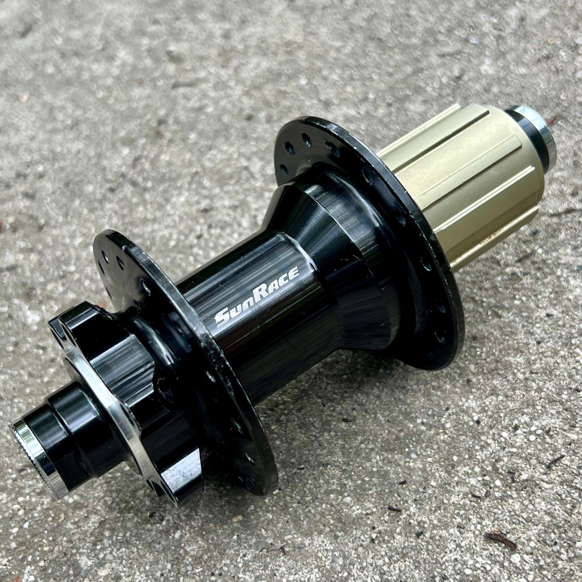Sunrace Rear Hub 12x142mm 32H  8/9/10 Speed Shimano 6 Bolt Disc Mountain Bike Black