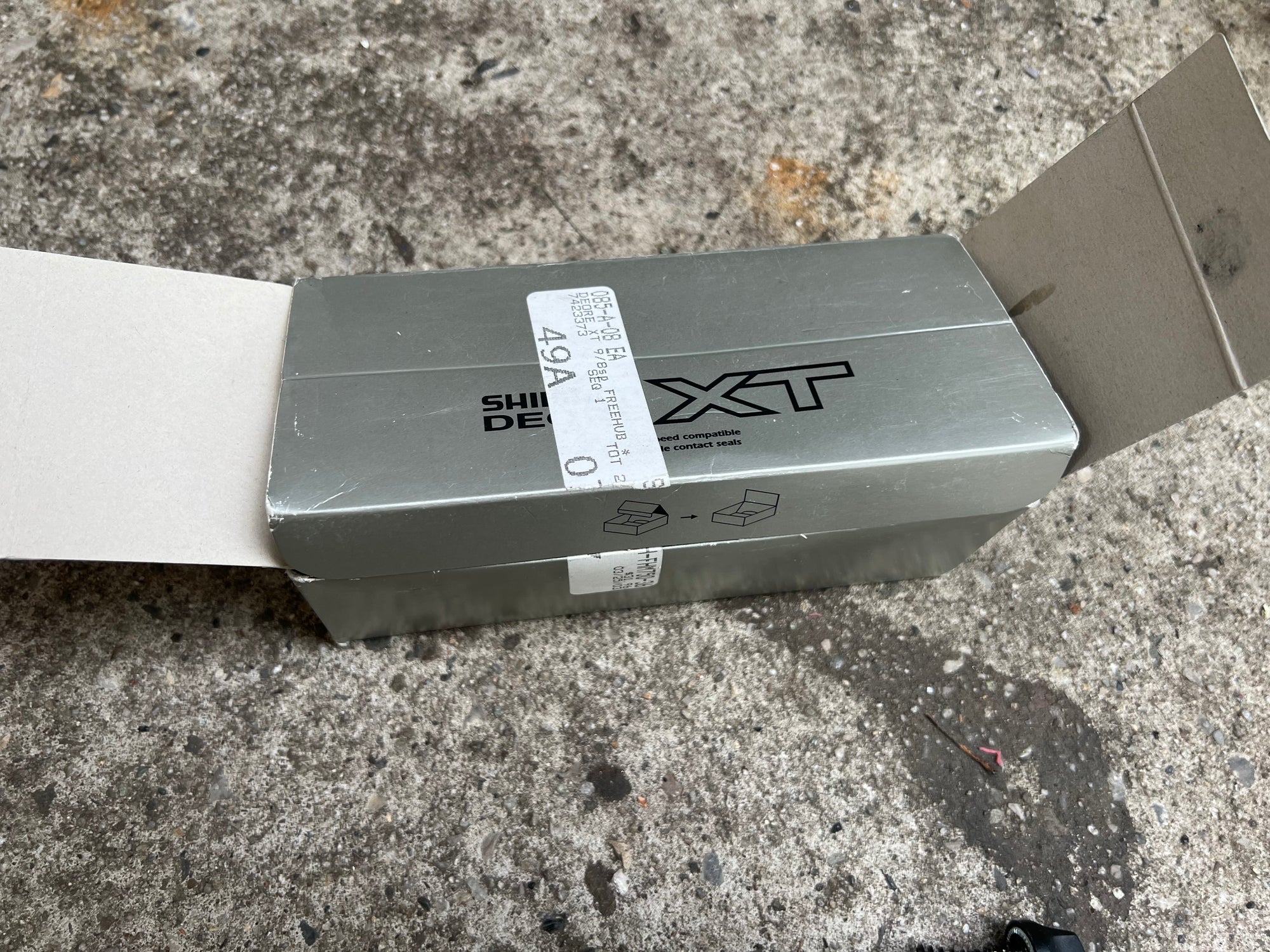 NOS Shimano Deore XT FH-M752 36H 135mm Rear Hub w Skewer Vintage MTB 8/9/10 Speed
