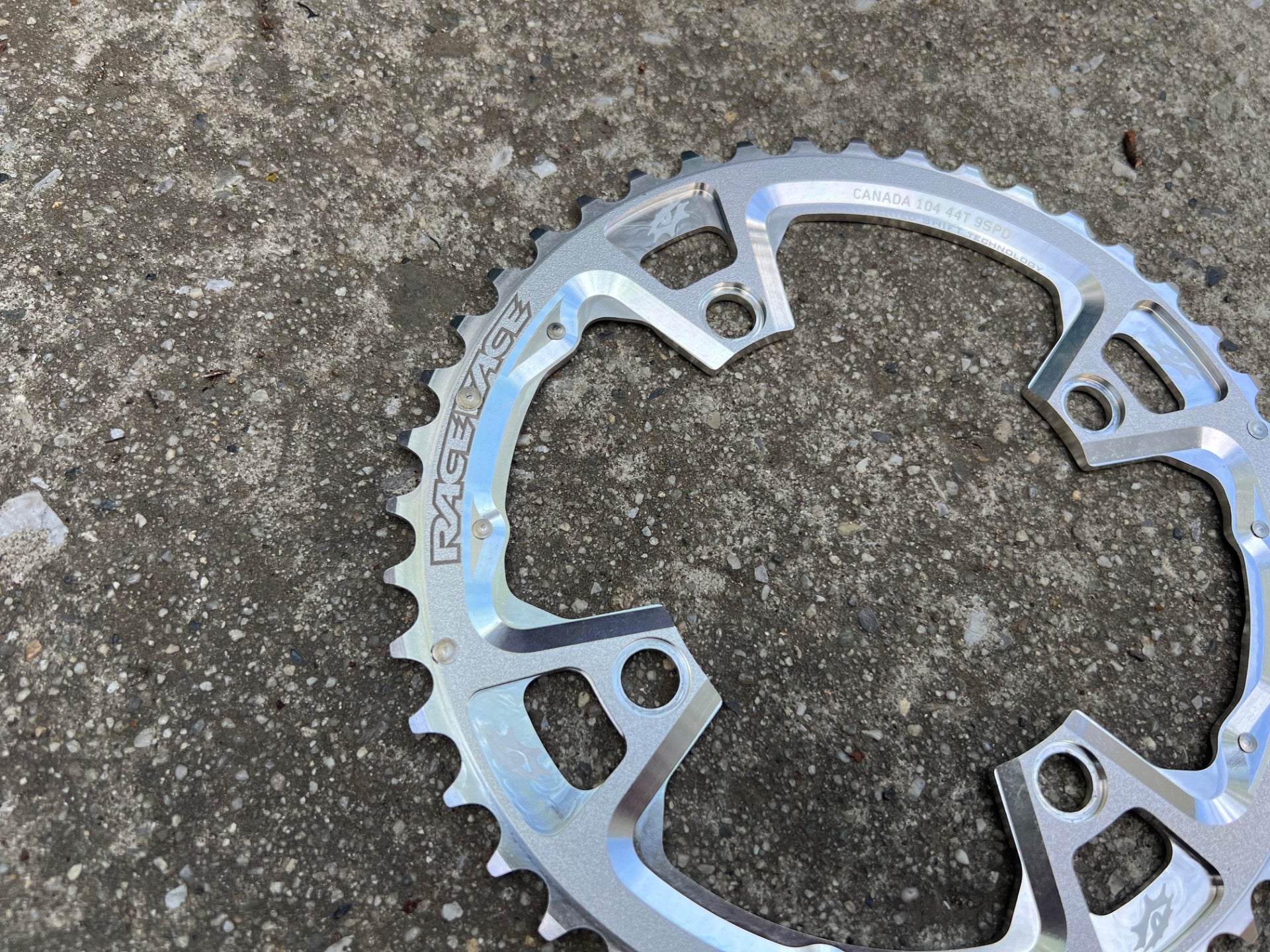 NOS NEW Raceface 104BCD 44T Chainring 9 Speed Vintage MTB Silver Mountain Bike - Image 4