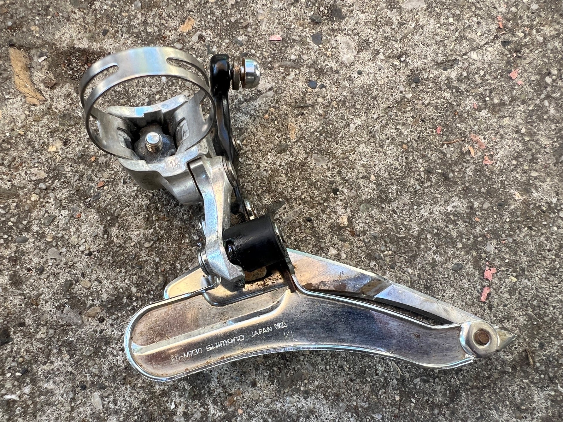 Shimano Deore XT M730 28.6mm Bottom Pull Front Derailleur Triple Band Clamp  - Image 4