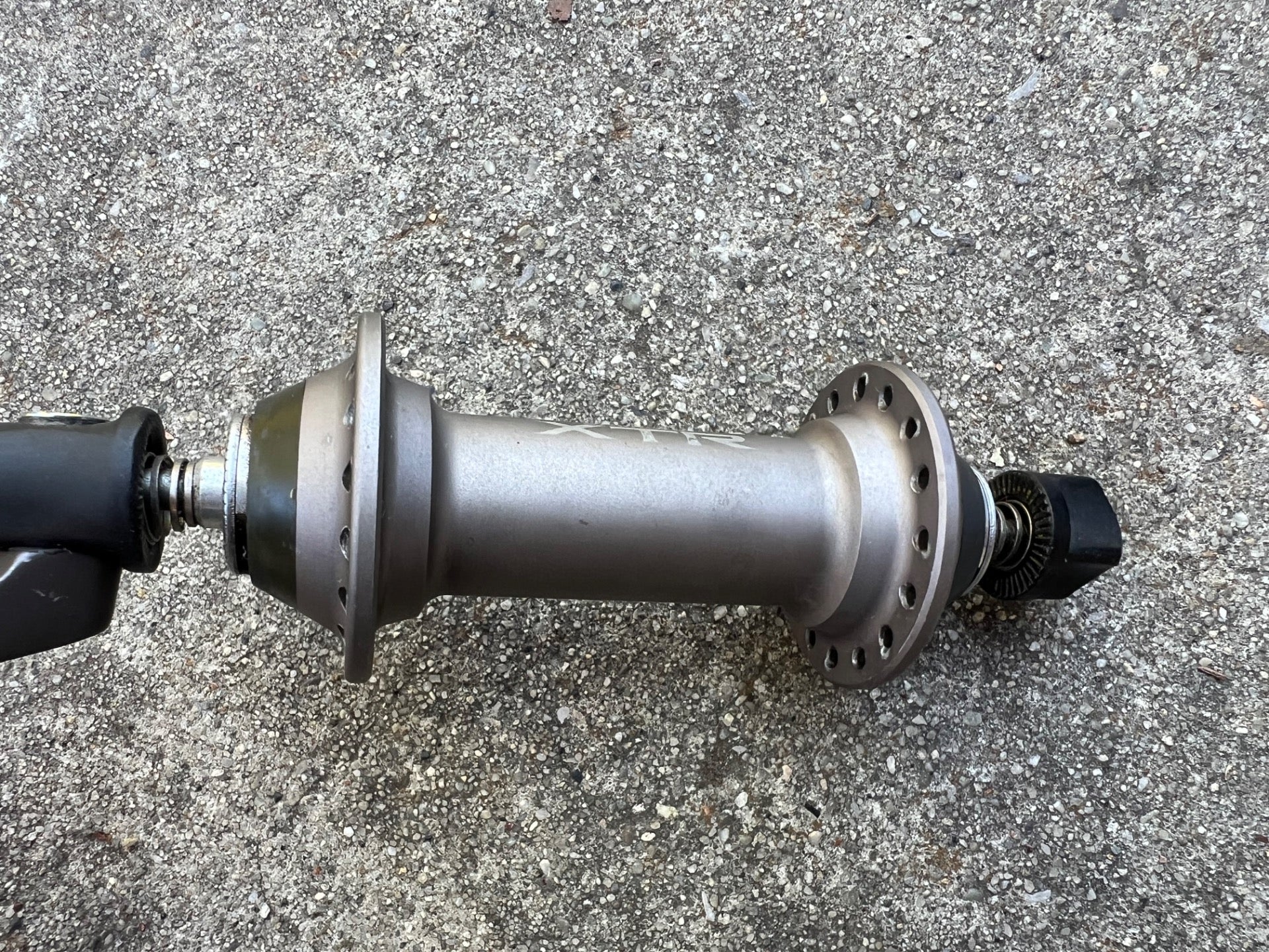 Shimano XTR HB-M950 Front Hub 32H Hole Gray Vintage MTB 100mm Quick Release XC - Image 4