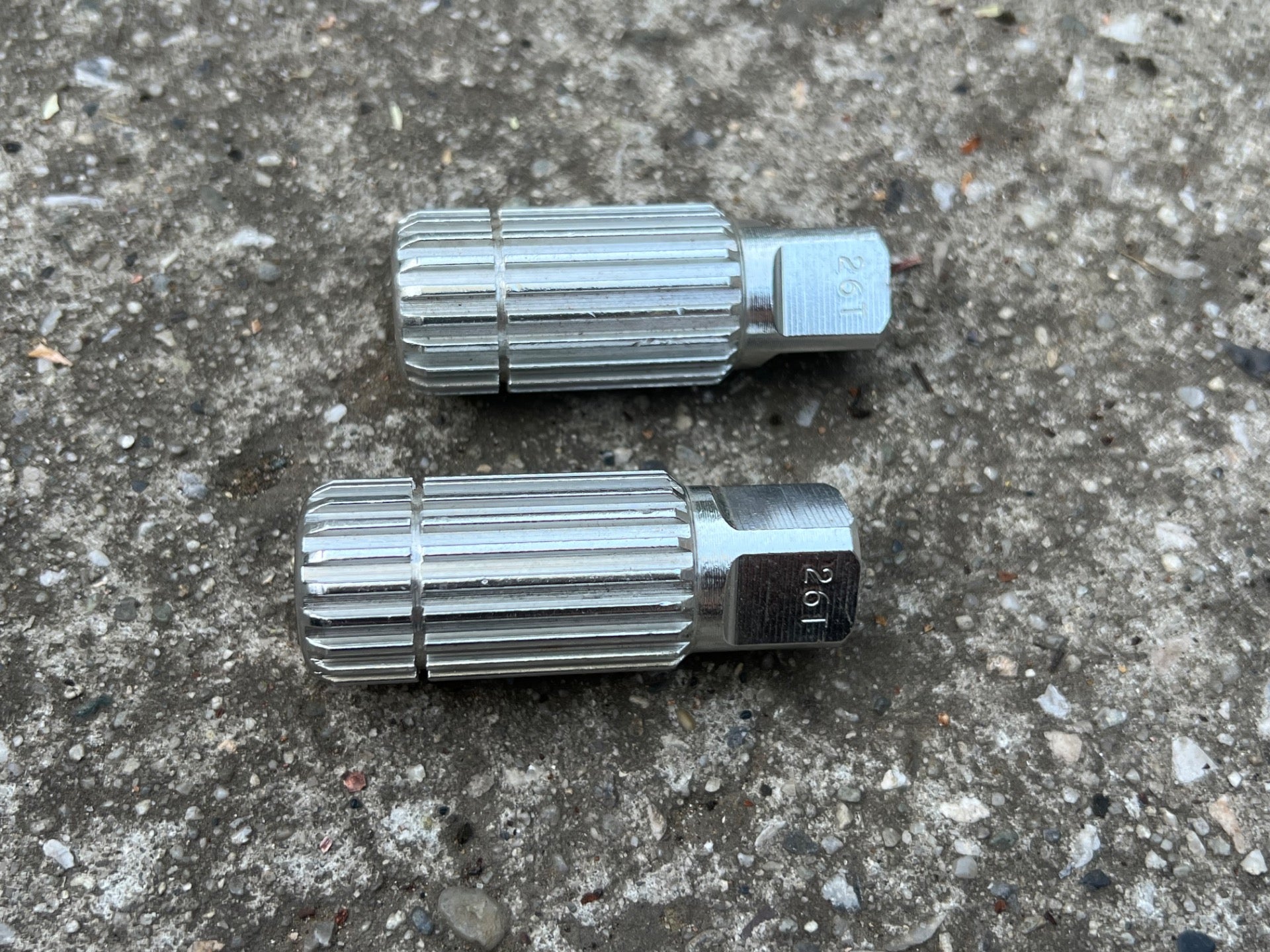 NOS Haro Axel Extenders Pegs 26 TPI Silver Aluminum Vintage BMX OG Freestyle - Image 4