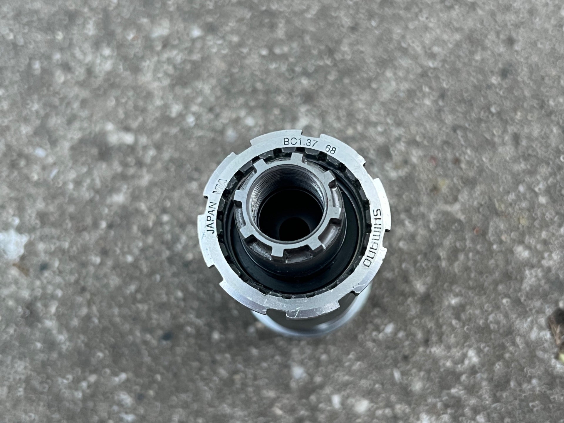 SMOOTH Shimano Ultegra BB-6500 109.5x68mm 1.37x24 English Bottom Bracket Oct V1 - Image 4