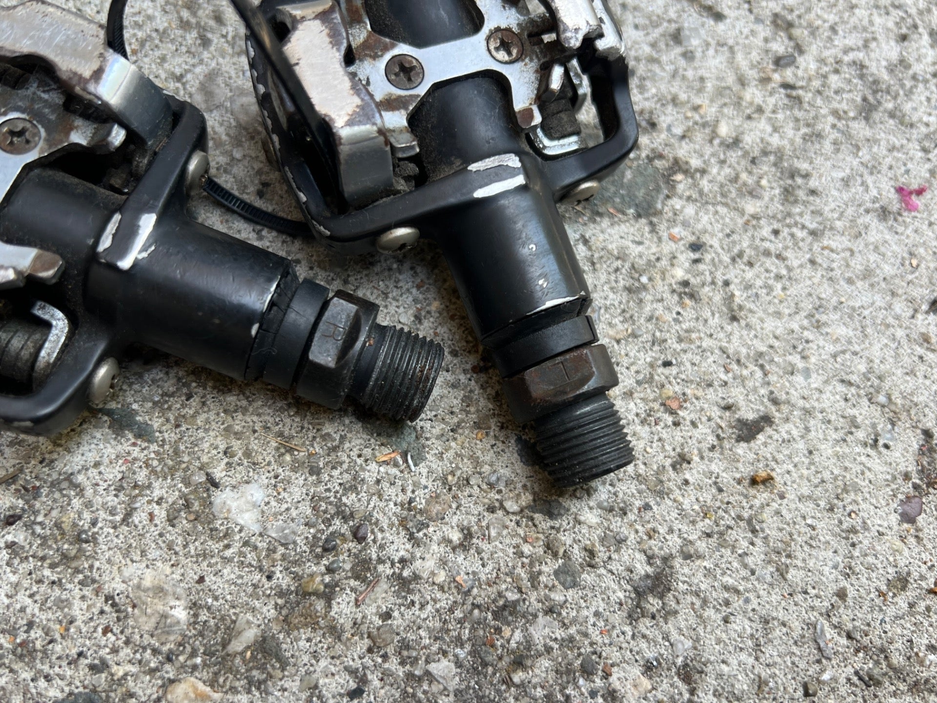 Nashbar Shimano SPD Clipless Pedals Blue Black Gravel Road Touring Bike  - Image 4