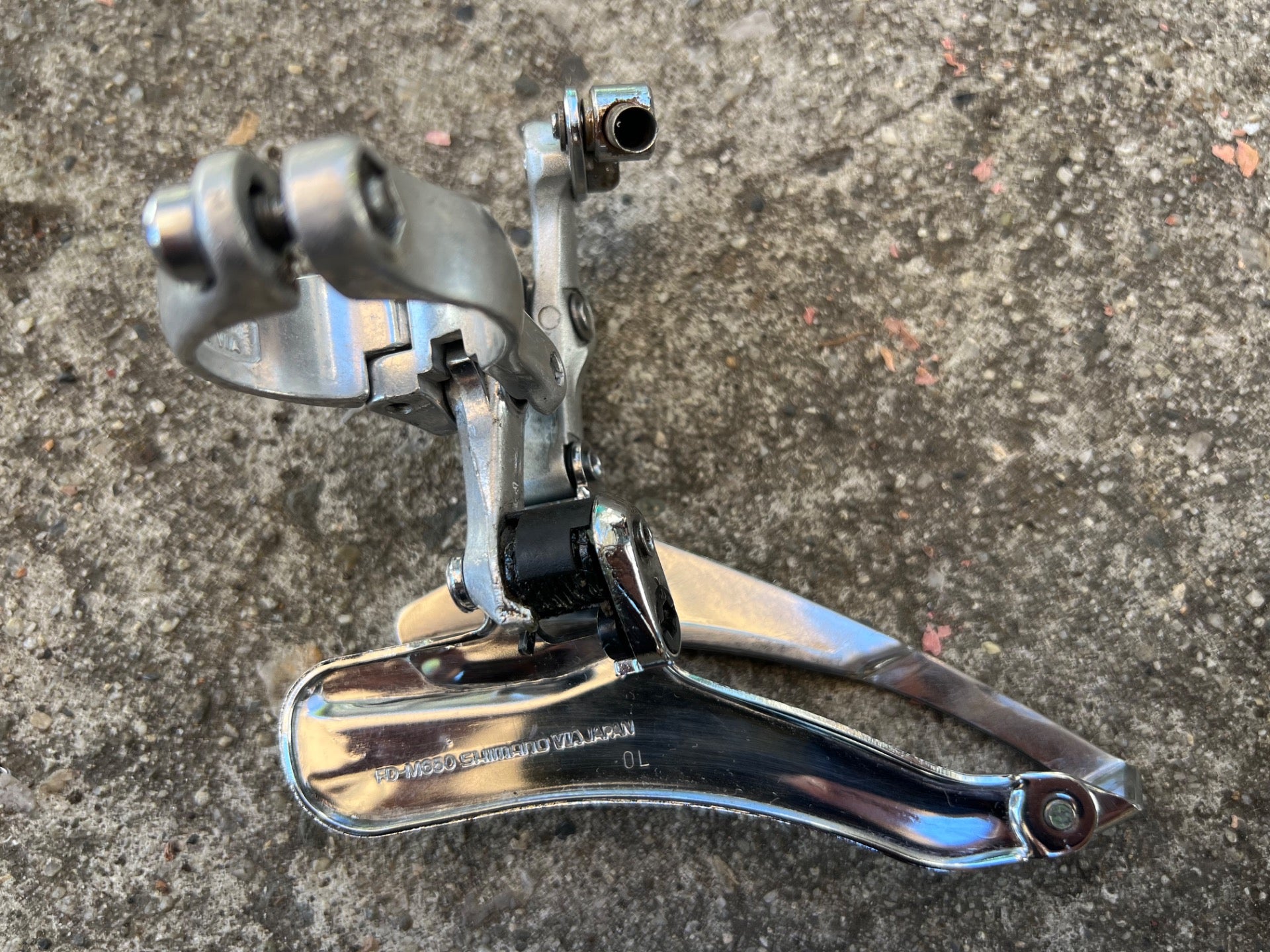 Shimano Deore DX FD-M650 31.8mm Bottom Pull Front Derailleur Triple Top MTB  - Image 4