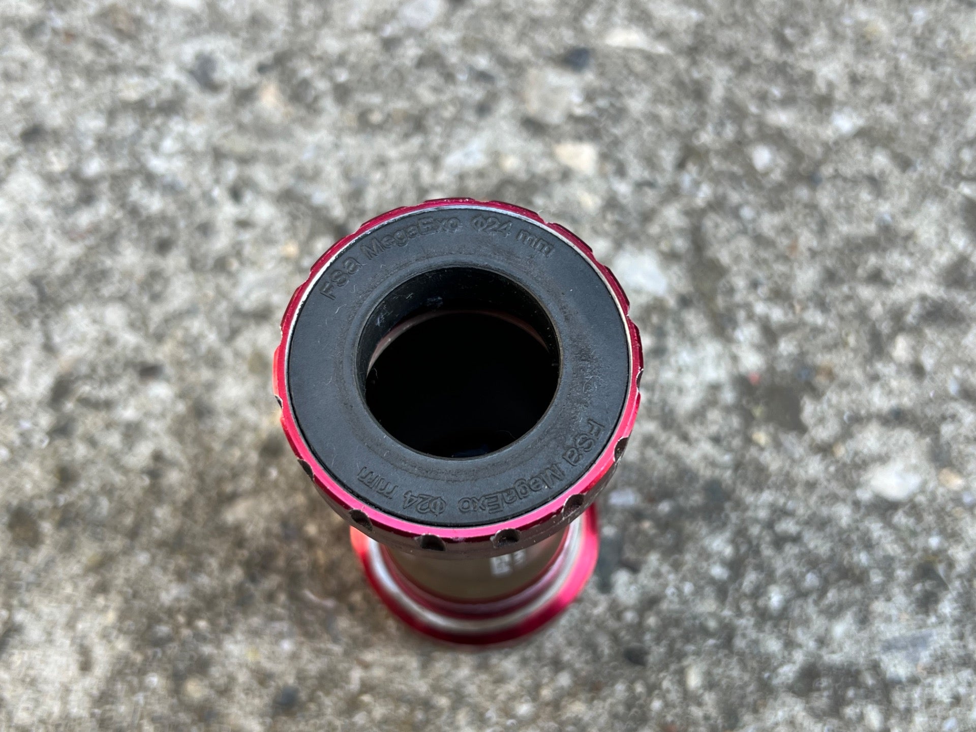 FSA MEGA EXO 68/70mm English Thread Ceramic Bottom Bracket Red Road Bike Racing - Image 4