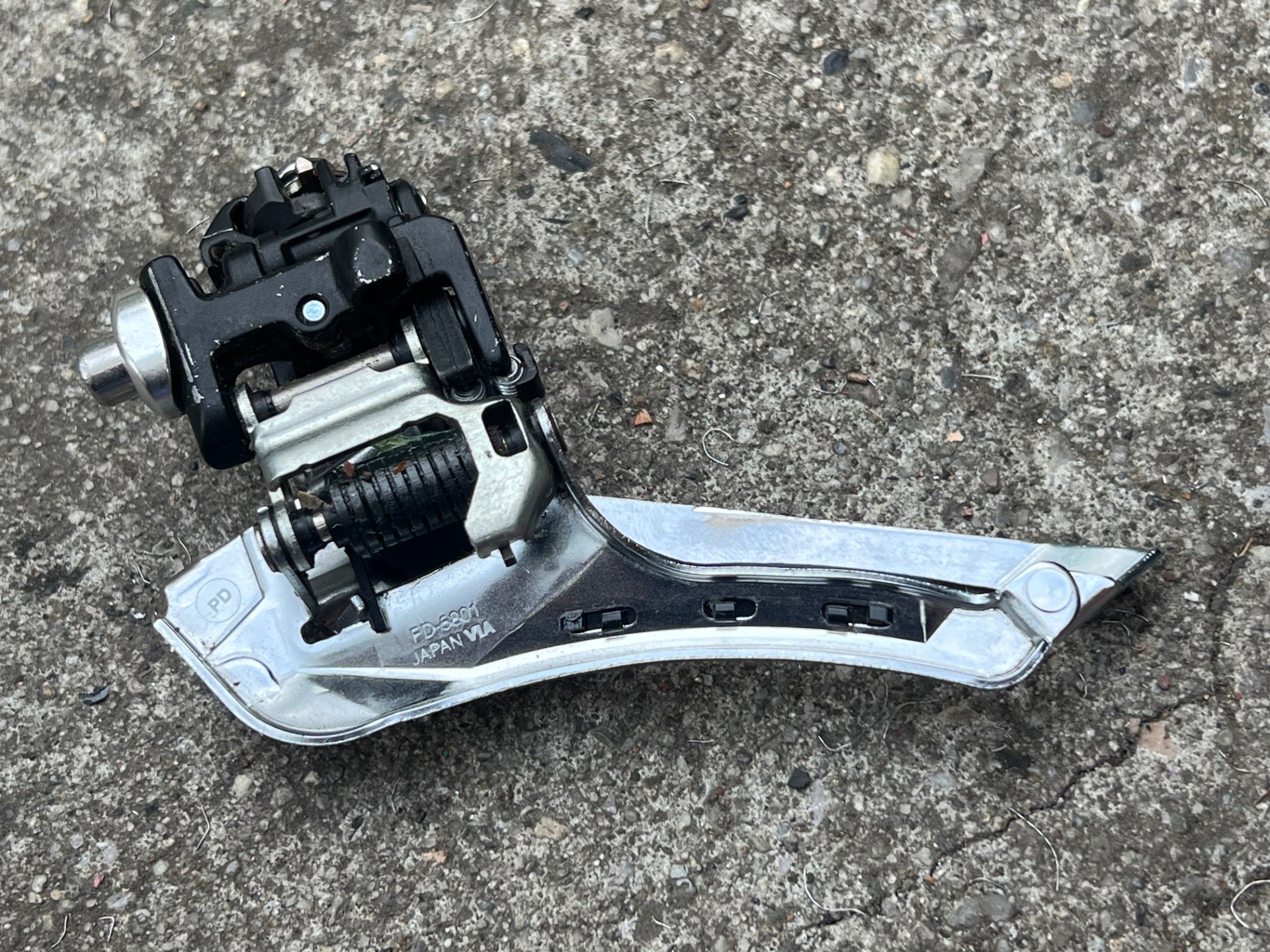 Shimano 105 FD-5801 Front Derailleur Bottom Pull Double Road 2x11 Speed Black  - Image 4