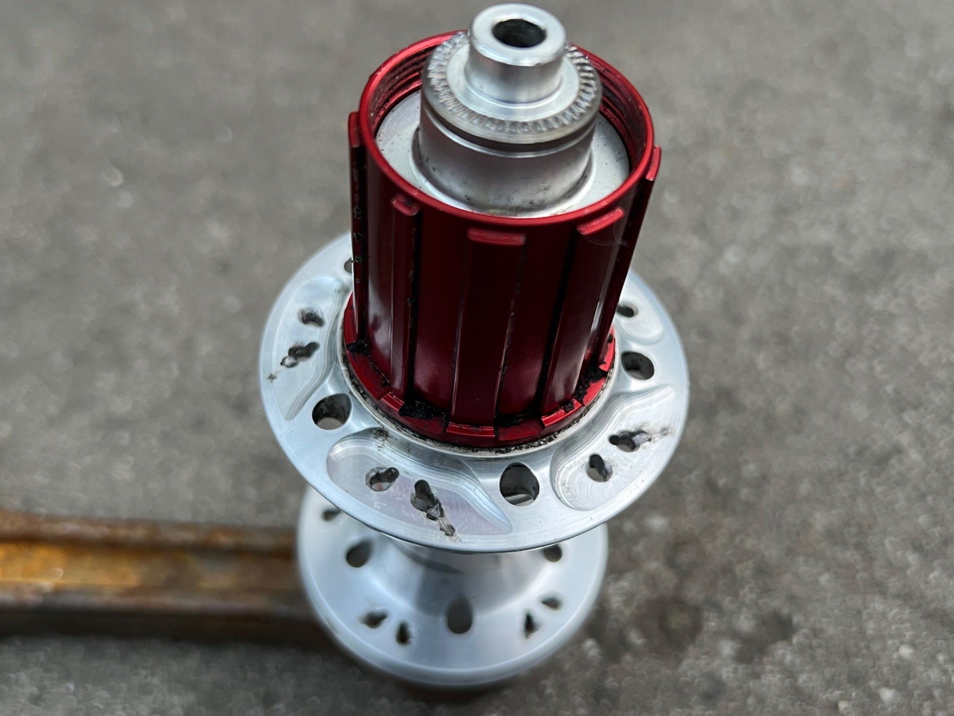 Bontrager Race X Lite 130mm 20H Hole Rear Hub 8/9/10 Speed Silver Red Road Bike  - Image 4