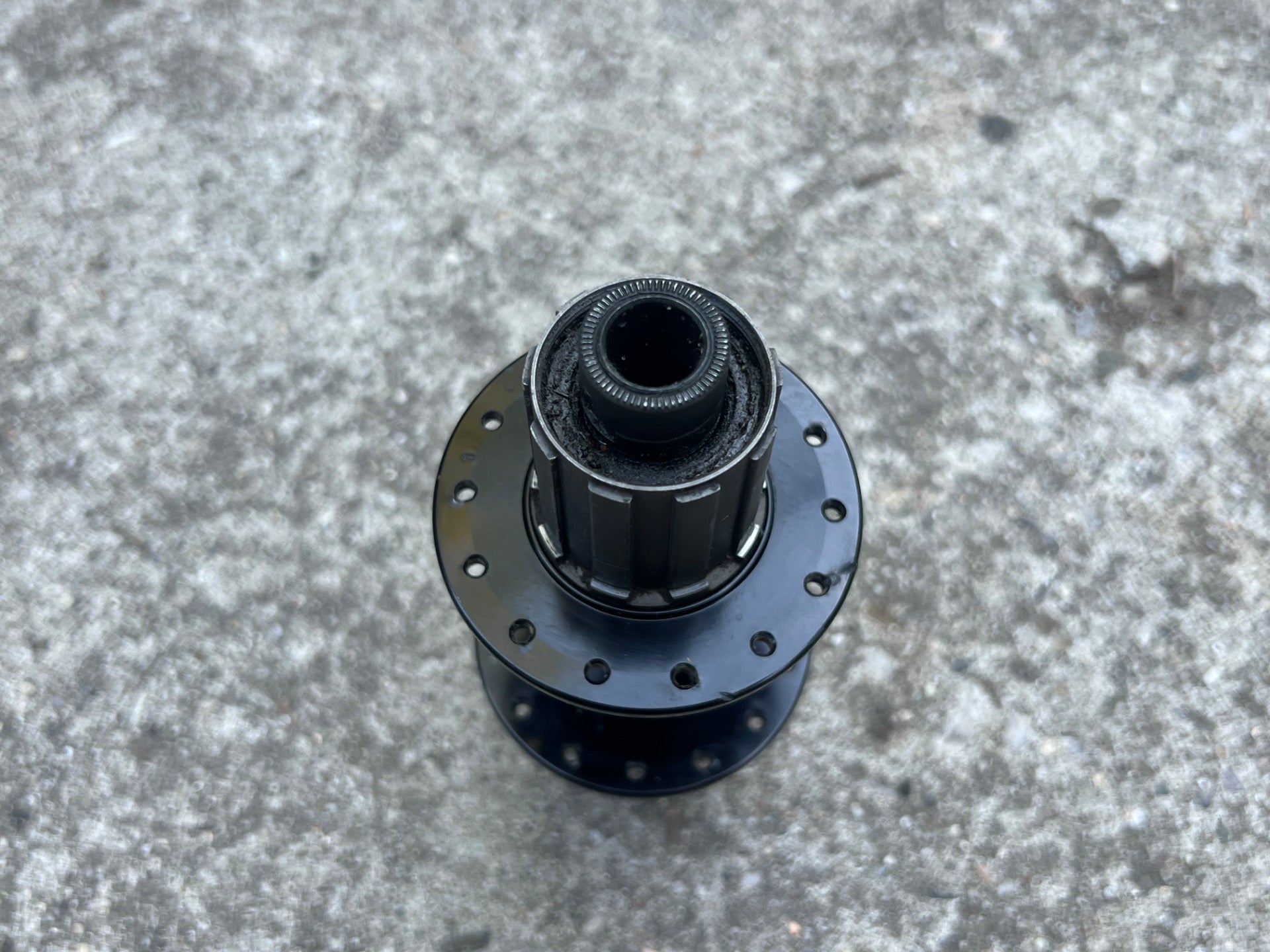 Specialized Stout Rear Hub 12x148mm 6 Bolt Disc 8-10 Speed Shimano Hyperglide  - Image 4