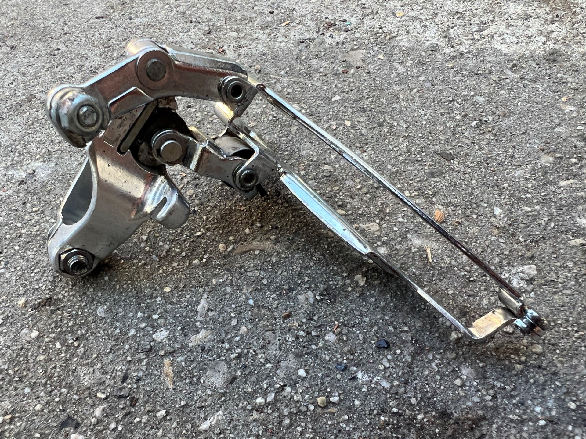 Shimano Z Series FD-Z204 28.6mm Bottom Pull Vintage Double Front Derailleur Road - Image 4