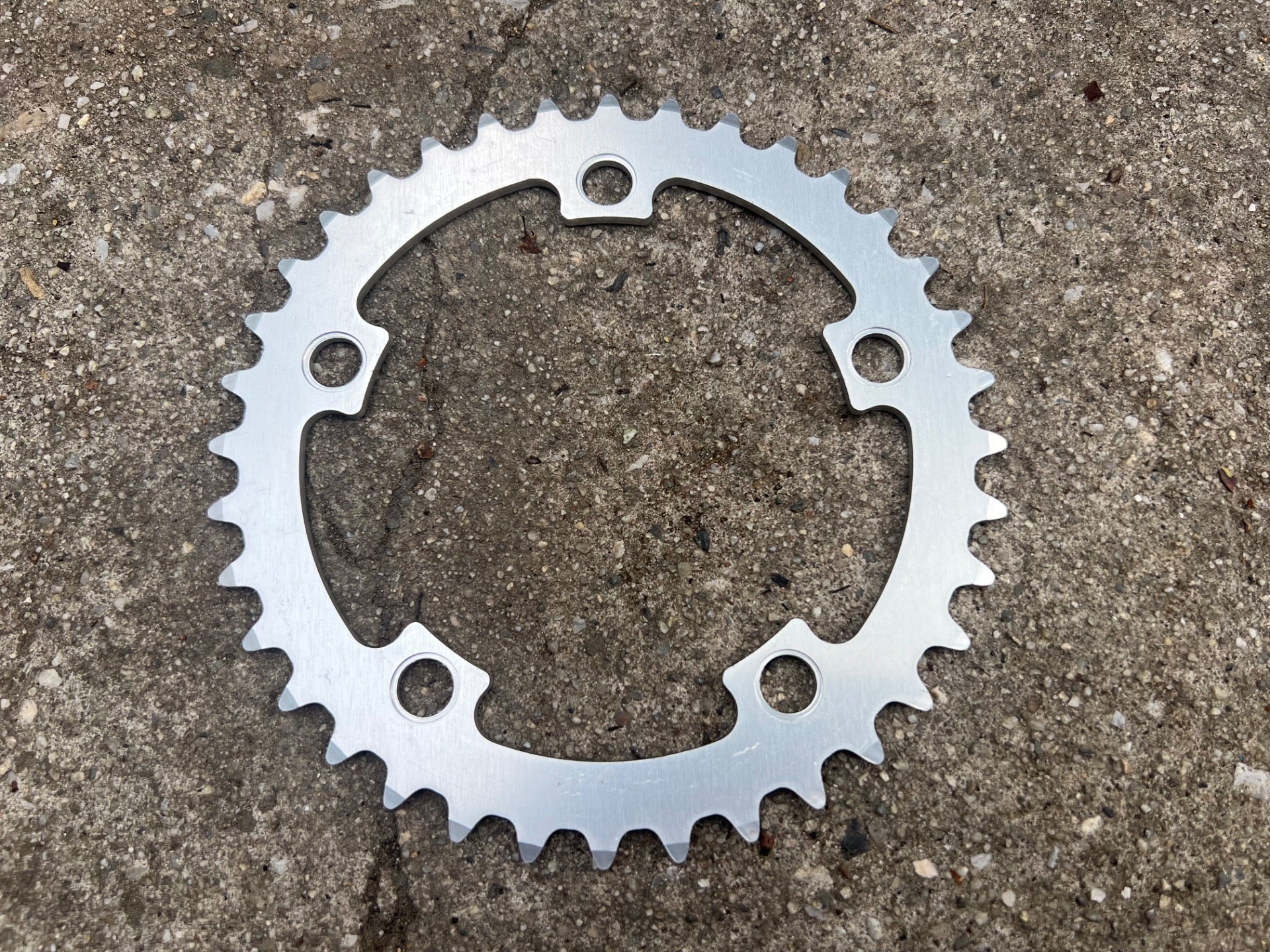 NOS Sugino 110 BCD 36T Chainring Middle Silver MTB ATB Road Touring Vintage Bike - Image 4