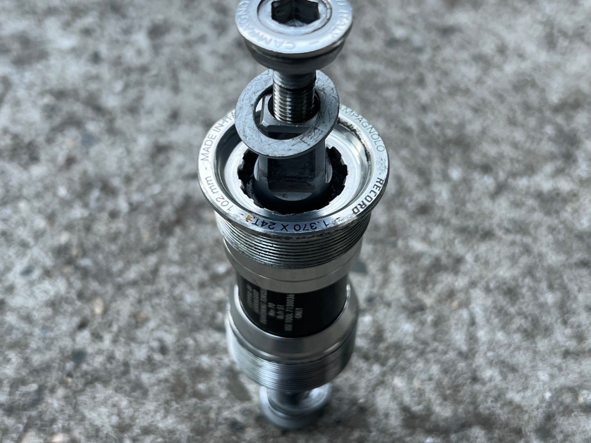 Campagnolo Record 68x102mm Bottom Bracket English Thread W Bolts Carbon Road  - Image 4