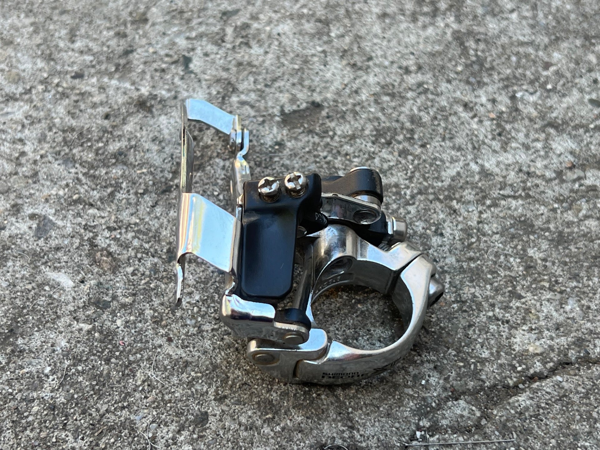 Shimano Deore XT FD-M739 Front Derailleur 28.6mm Top Pull Low Clamp MTB - Image 4
