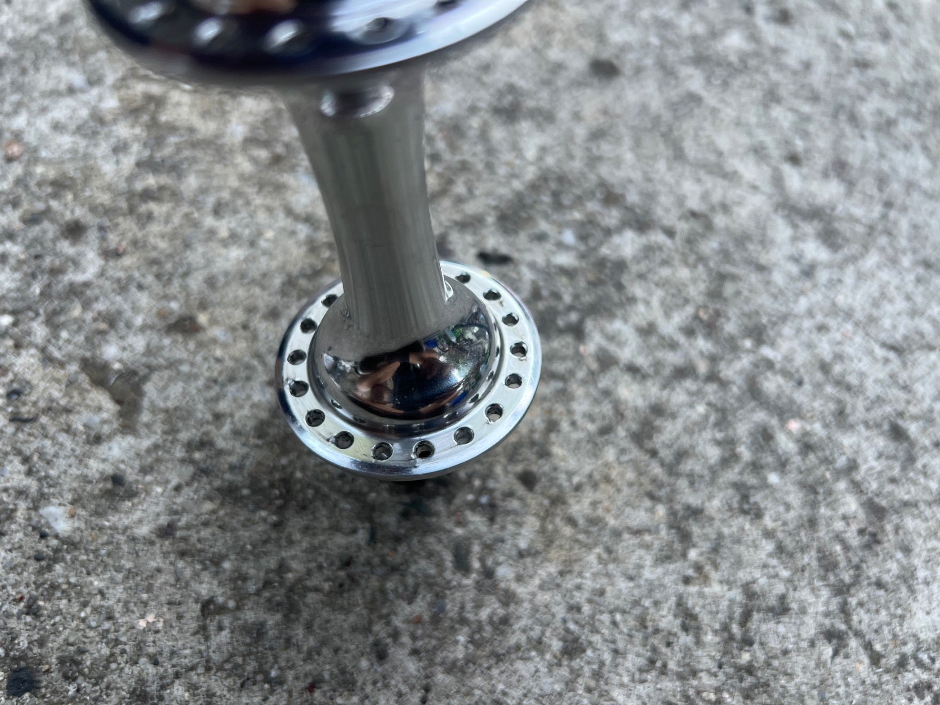 Shimano Dura Ace 7400 36H Hole Front Hub & Quick Release Vintage Road Bike   - Image 4