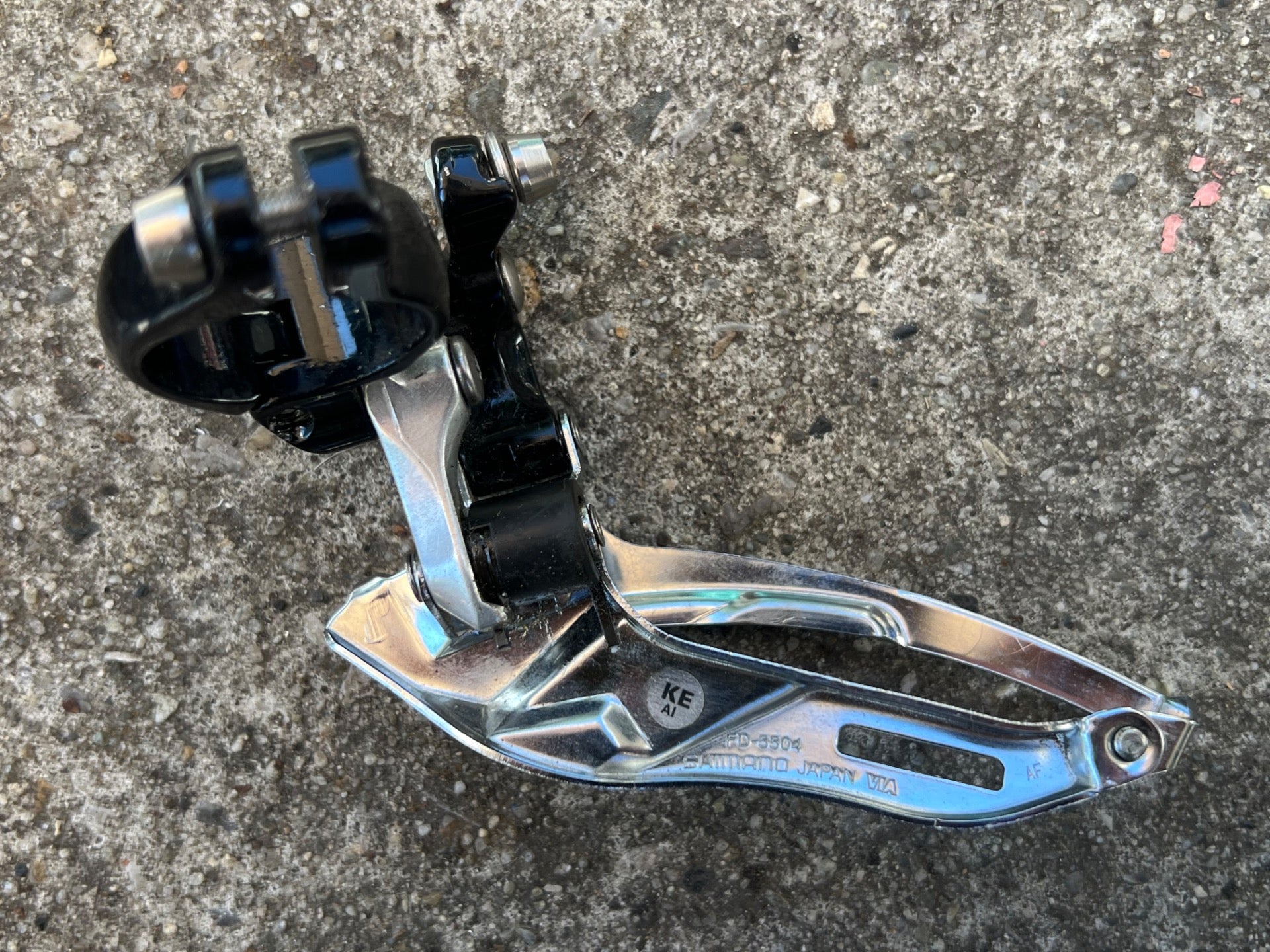 Shimano 105 FD-5504 28.6mm Bottom Pull 3x9 Triple Front Derailleur Road Black  - Image 4