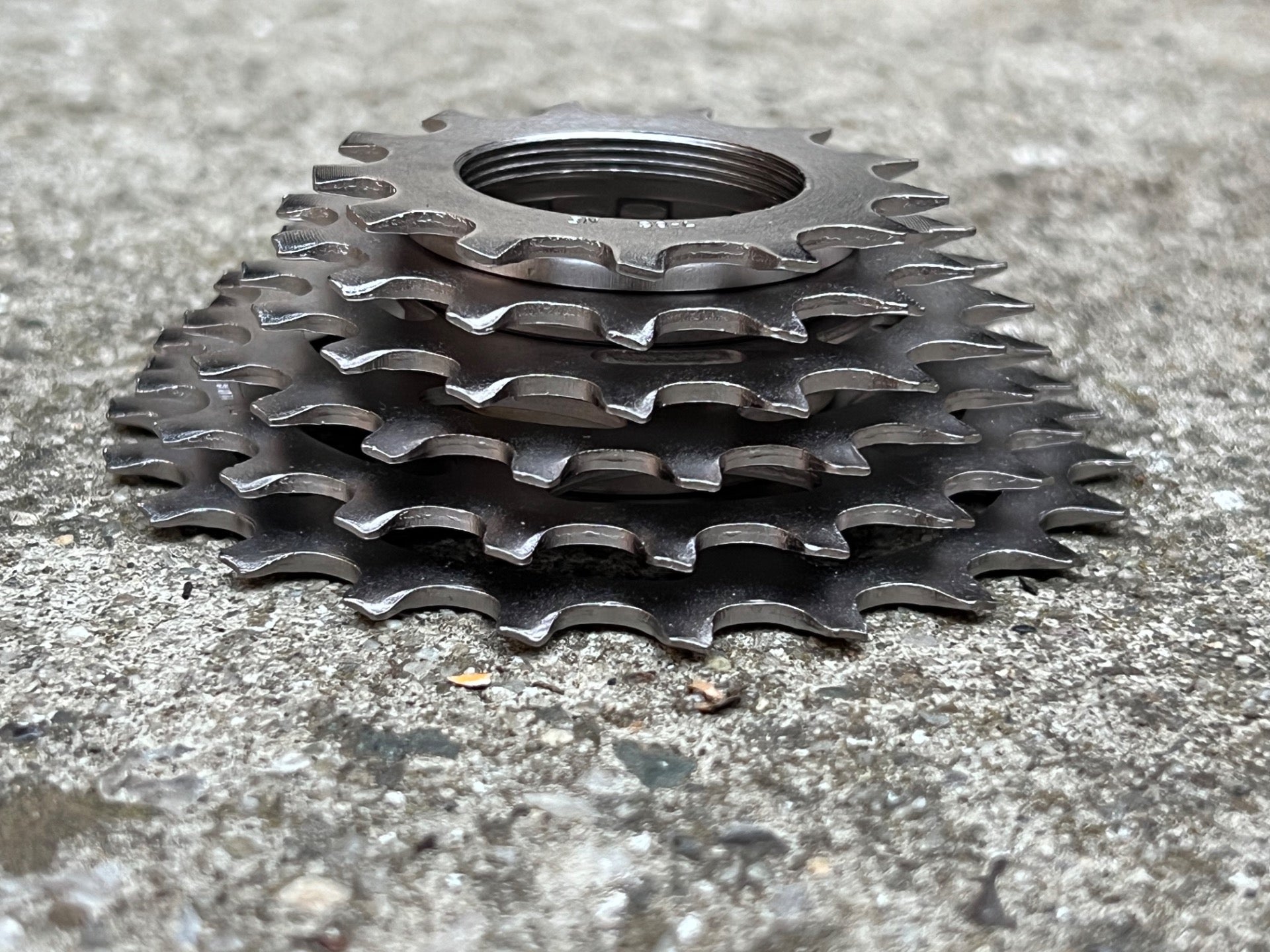 NOS Shimano Dura Ace 13-23T 6 Speed Uniglide Cassette Missing Top Cog Vintage  - Image 4
