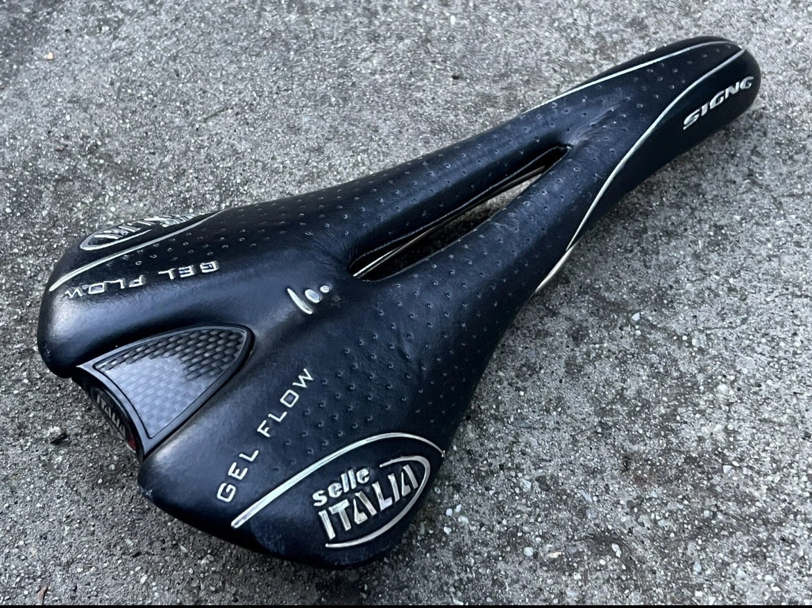 NICE Selle Italia Gel Flow Saddle Signo Carbon Titanium Black Road Racing 236g - Image 4
