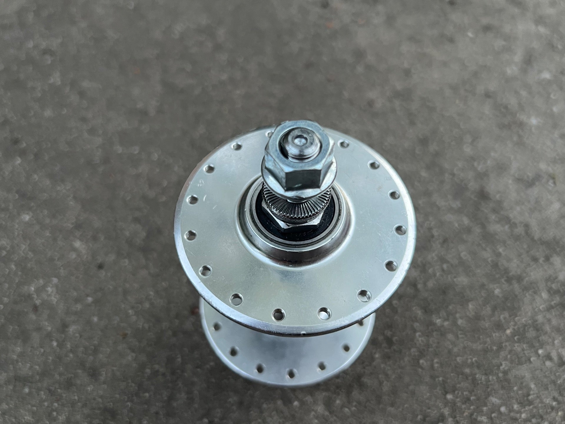 Bianchi Pista 100mm 32H Hole High Flange Front Hub Track Bolt On Silver Solid   - Image 4
