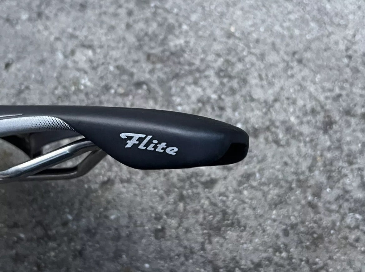 MINT Selle Italia Flite Titanium Saddle idmatch L1 Black 145x277mm Gravel Road  - Image 4
