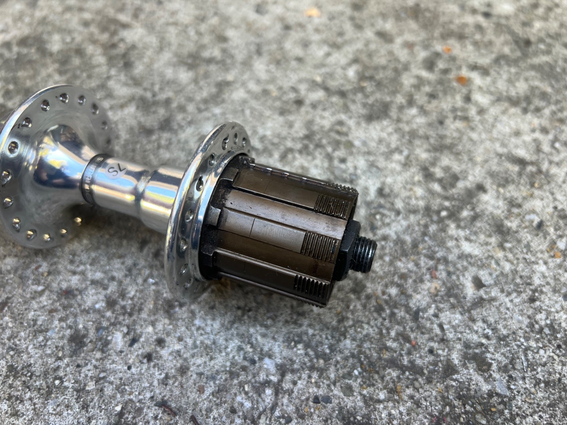 Shimano 600 FH-6400 36H Hole Rear Hub 6/7 Speed 126mm Vintage Road Bike - Image 4