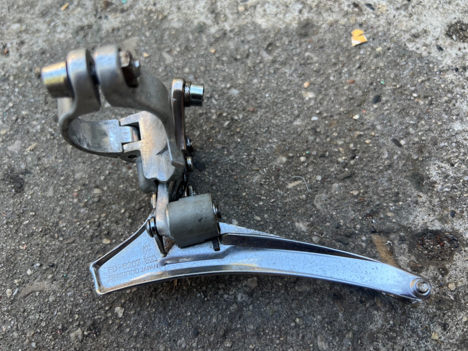 Shimano 600 FD-6207 28.6mm Bottom Pull Front Derailleur Double Vintage Retro  - Image 4