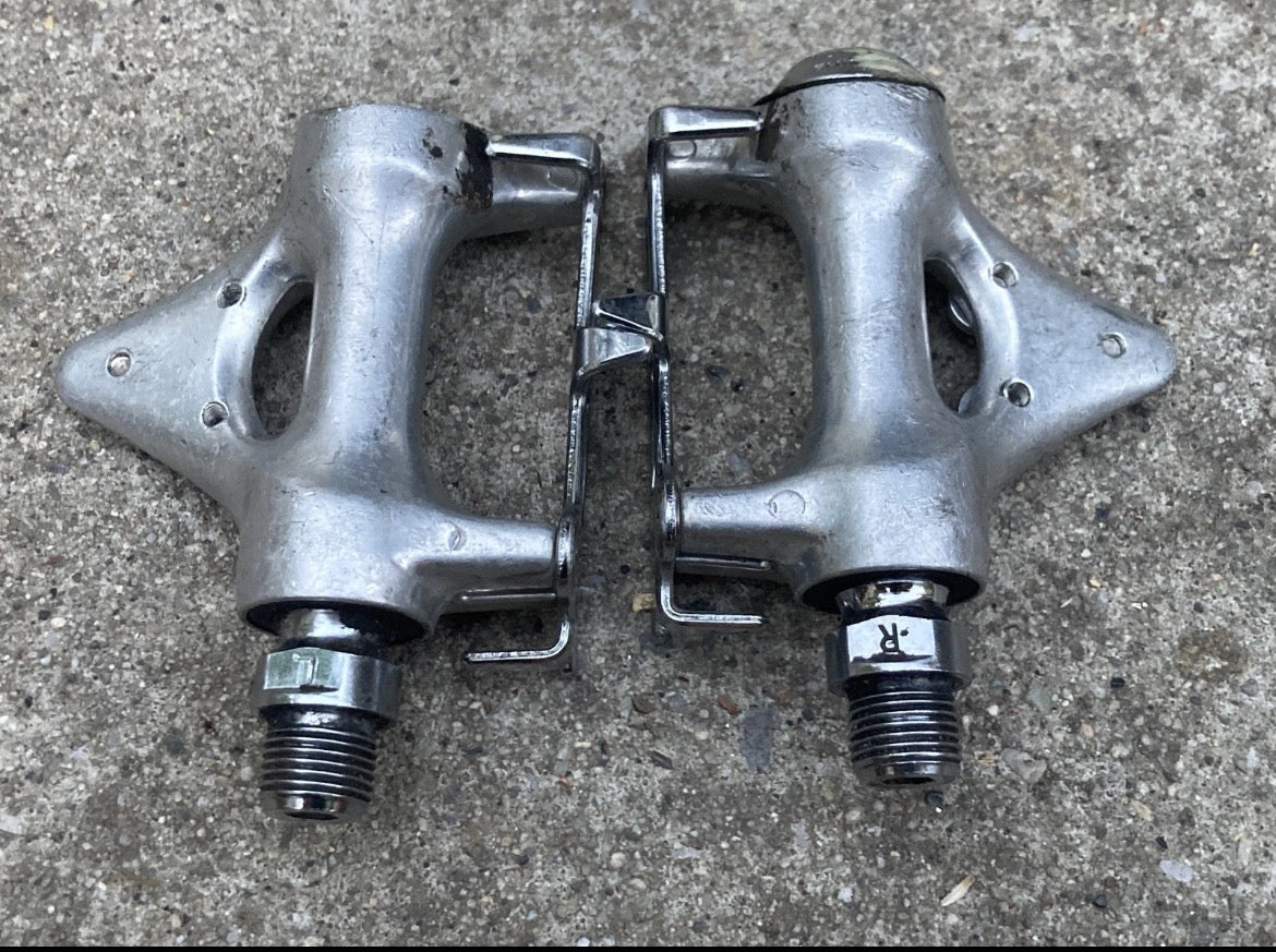 Shimano 600 Tricolor Toe Clip Pedals 9/16” Vintage Silver Road Bike Chrome - Image 4