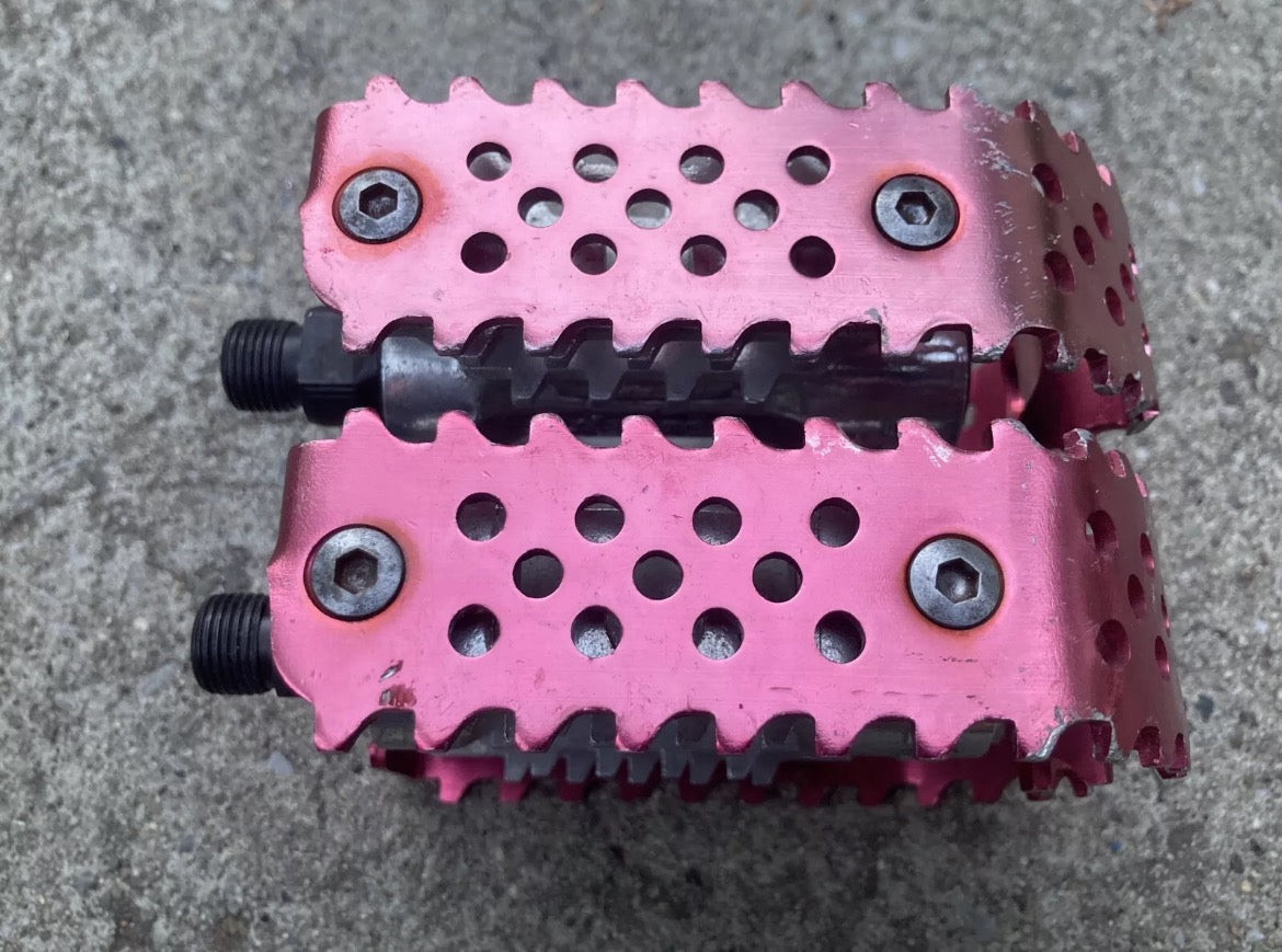 Odyssey Triple Trap 9/16” Pedals Red Pink Anodized Vintage BMX ATB OG Aluminum - Image 4