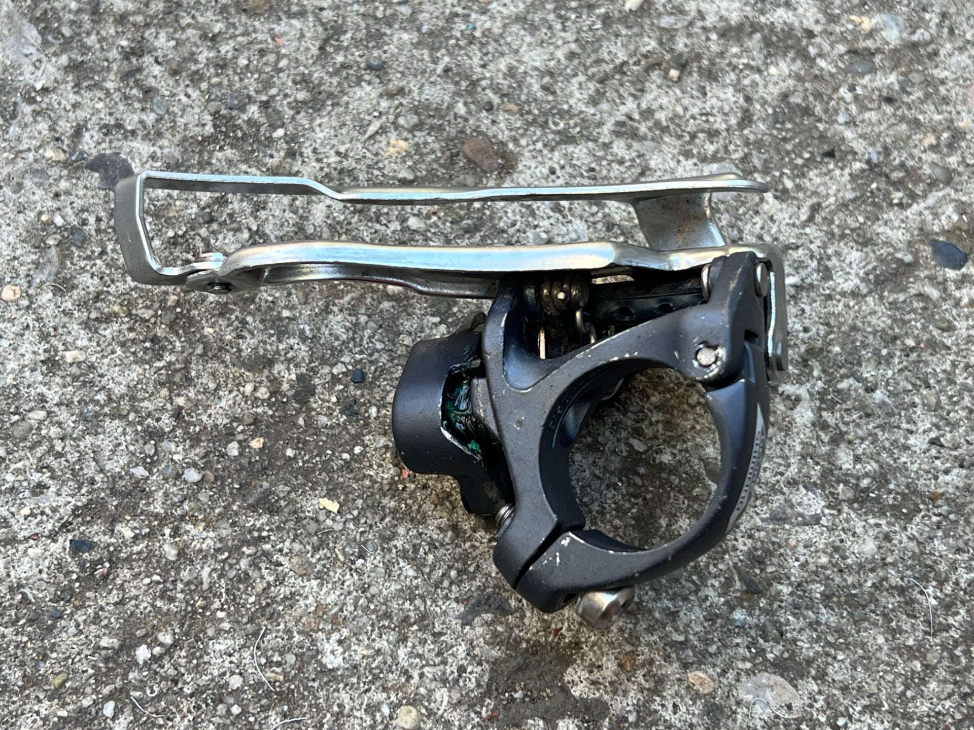 Shimano Deore LX FD-M570 28.6mm Bottom Pull Front Derailleur Triple Low Clamp  - Image 4