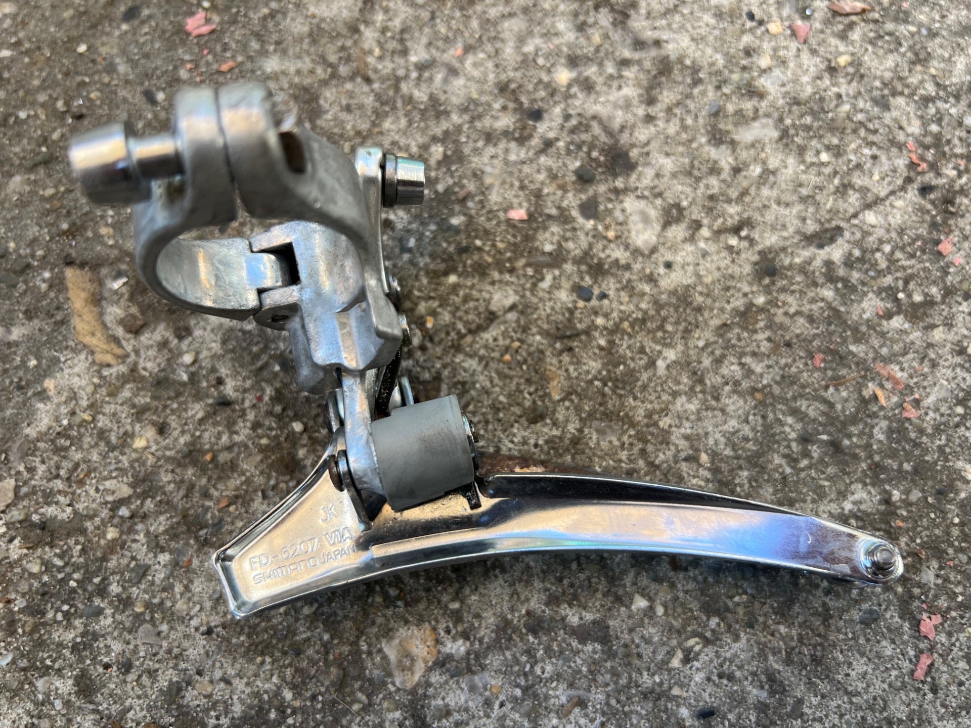 Shimano 600 FD-6207 28.6mm Bottom Pull Front Derailleur Vintage Double 2x7 Speed - Image 4