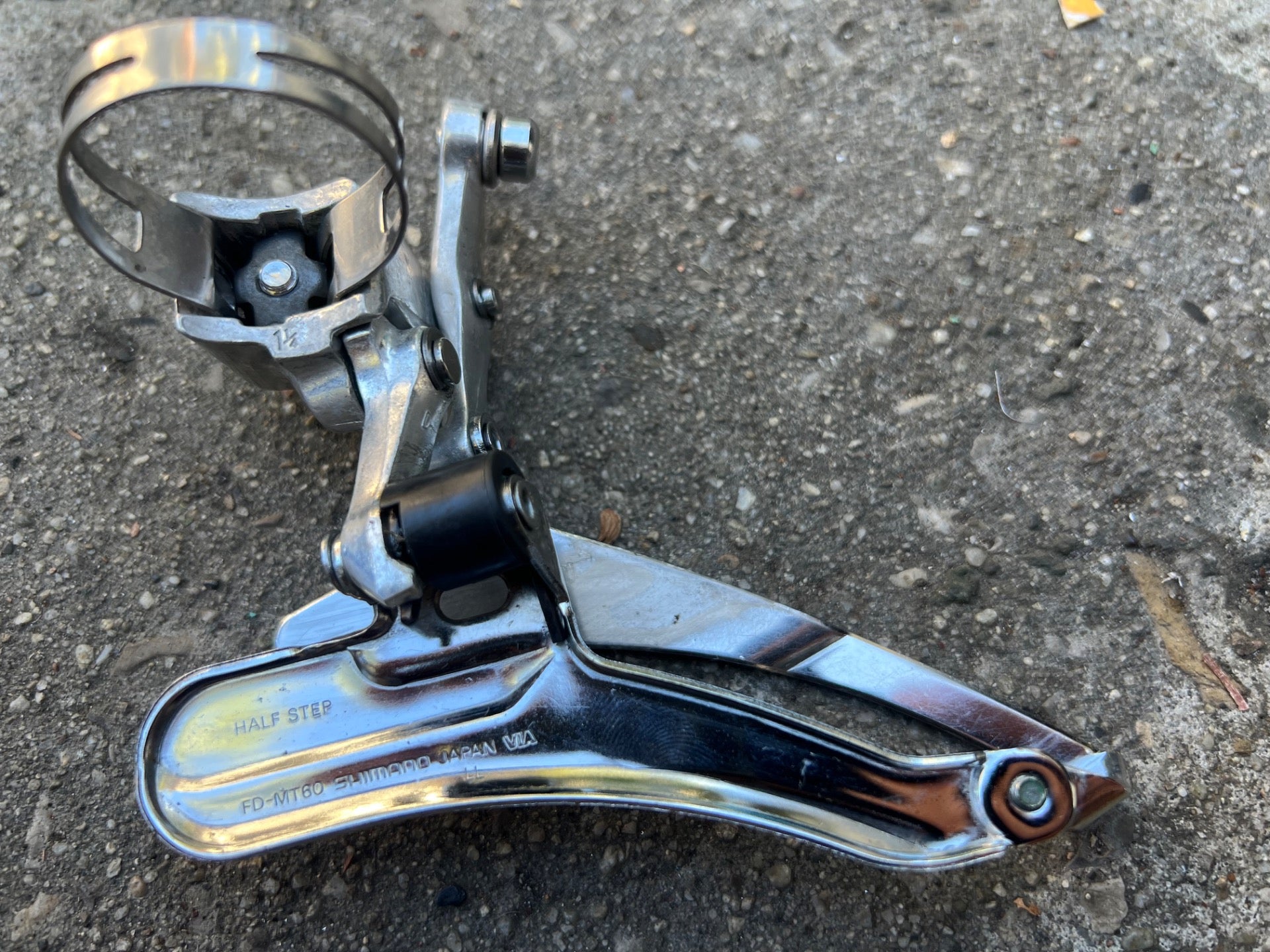 Shimano Deore FD-MT60 31.8mm Bottom Pull Front Derailleur Half Step Band Triple - Image 4