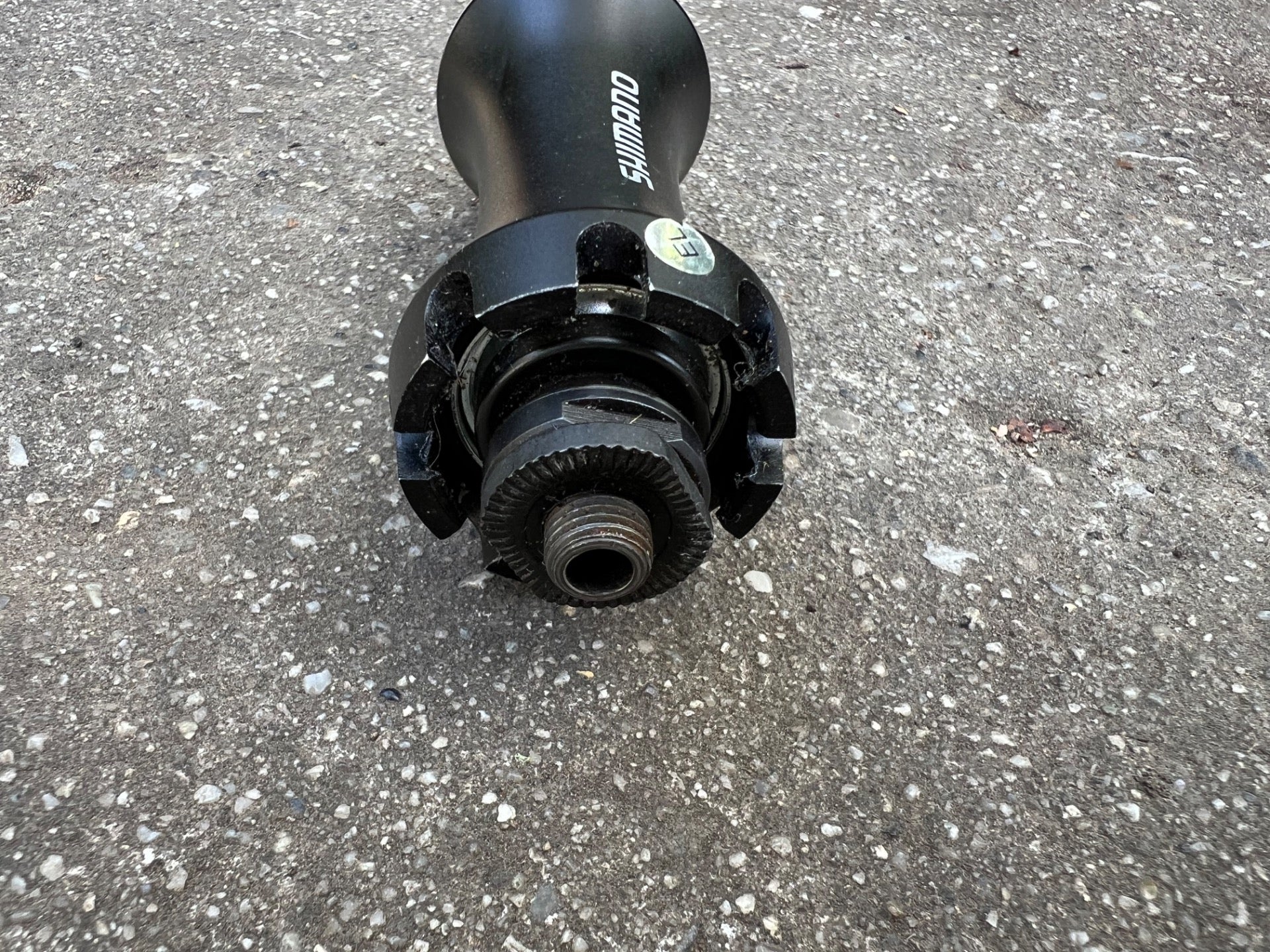 Shimano WH-R550 Front Hub 100mm 16H Hole Black Road Bike Cycling Straight Spoke  - Image 4
