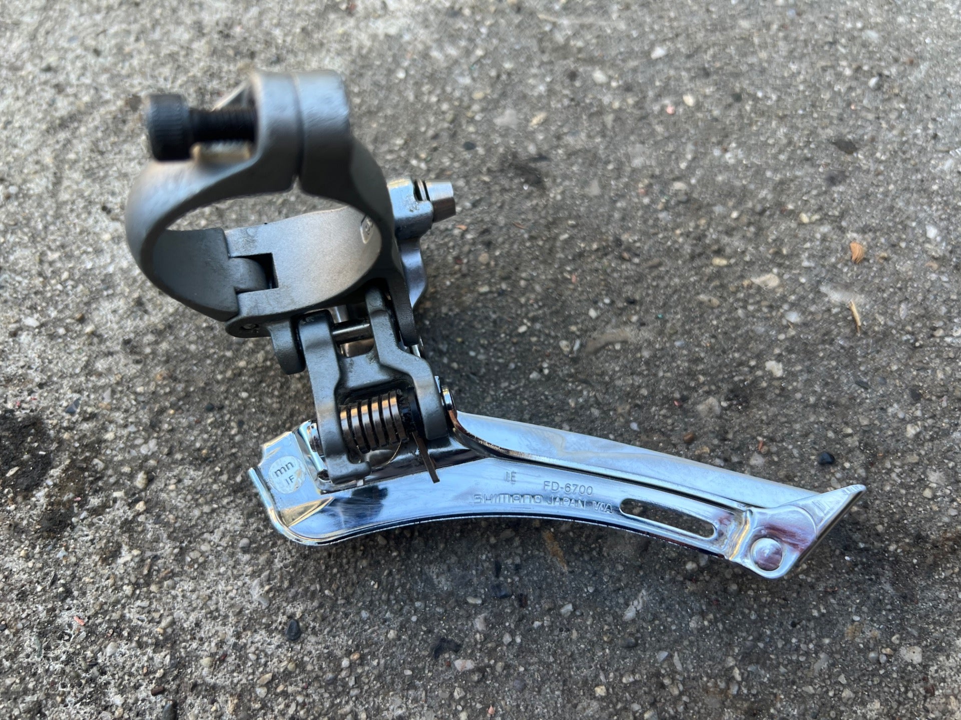 Shimano Ultegra FD-6700 34.9mm Bottom Pull Front Derailleur 10 Speed Double - Image 4