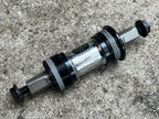 NOS NEW Shimano Deore XT 122.5x68mm BB-UN72 Square Taper Bottom Bracket English