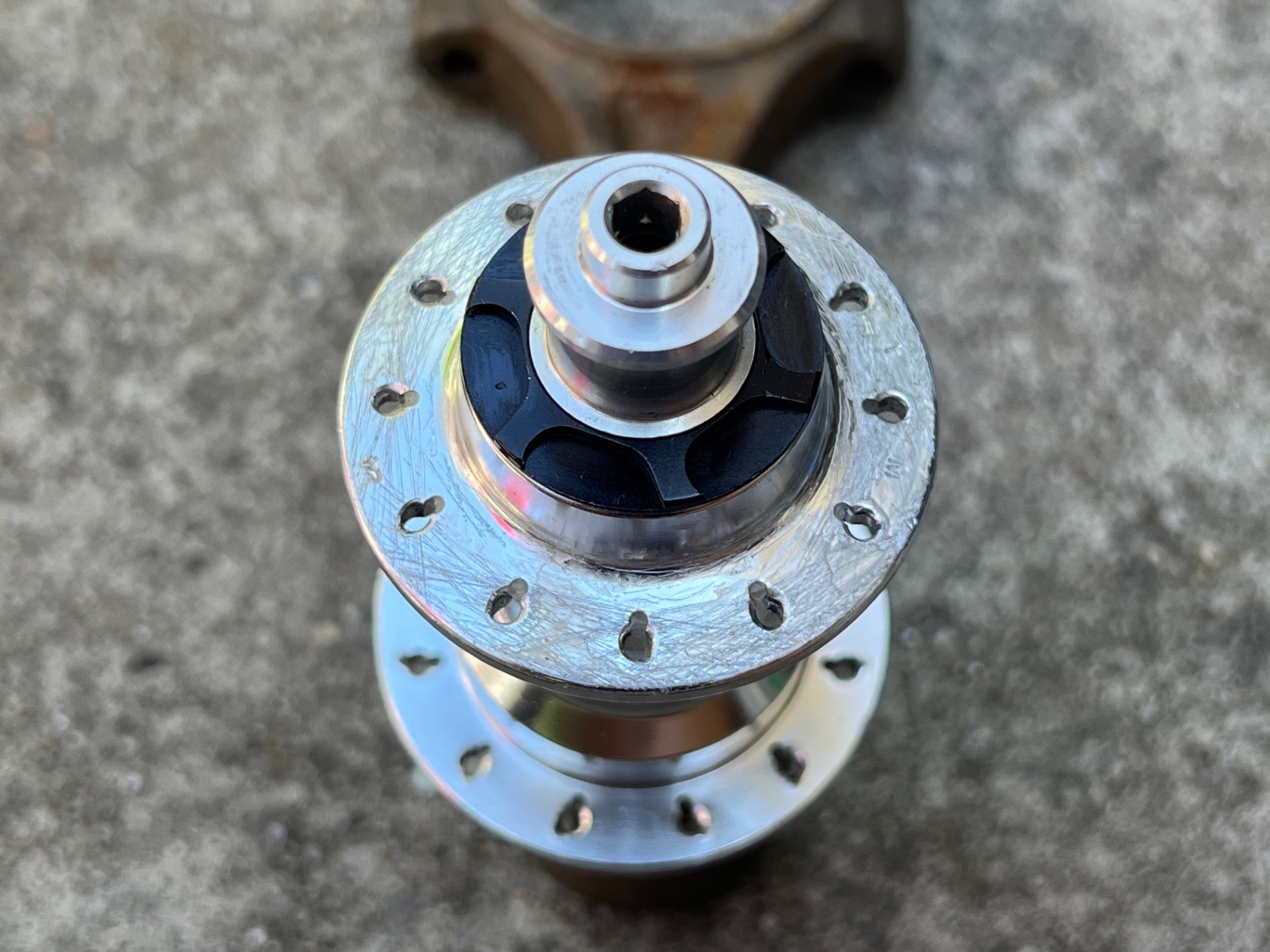 HED 24H Hole Shimano 11 Speed Rear Hub 130mm Silver Anodized Road Bike - Image 5