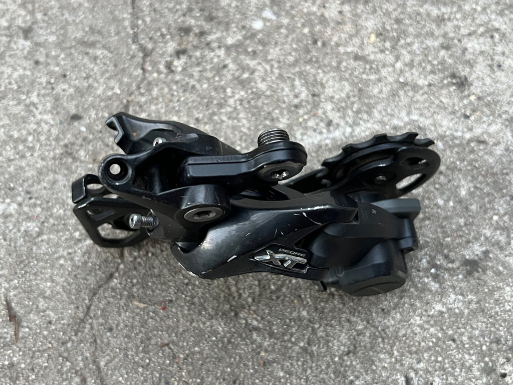 Shimano Deore XT M8000 GS 11 Speed Medium Cage Rear Derailleur Clutch Shadow  - Image 6