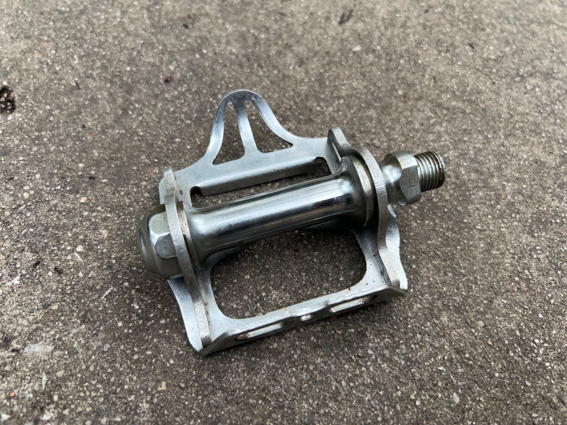 Lyotard Berthet 1/2” Left Non Drive Side Pedal Chrome Vintage Retro Steel Road  - Image 5